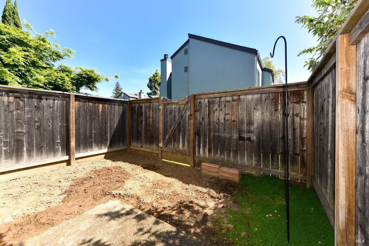 3462 Shelter Creek Dr