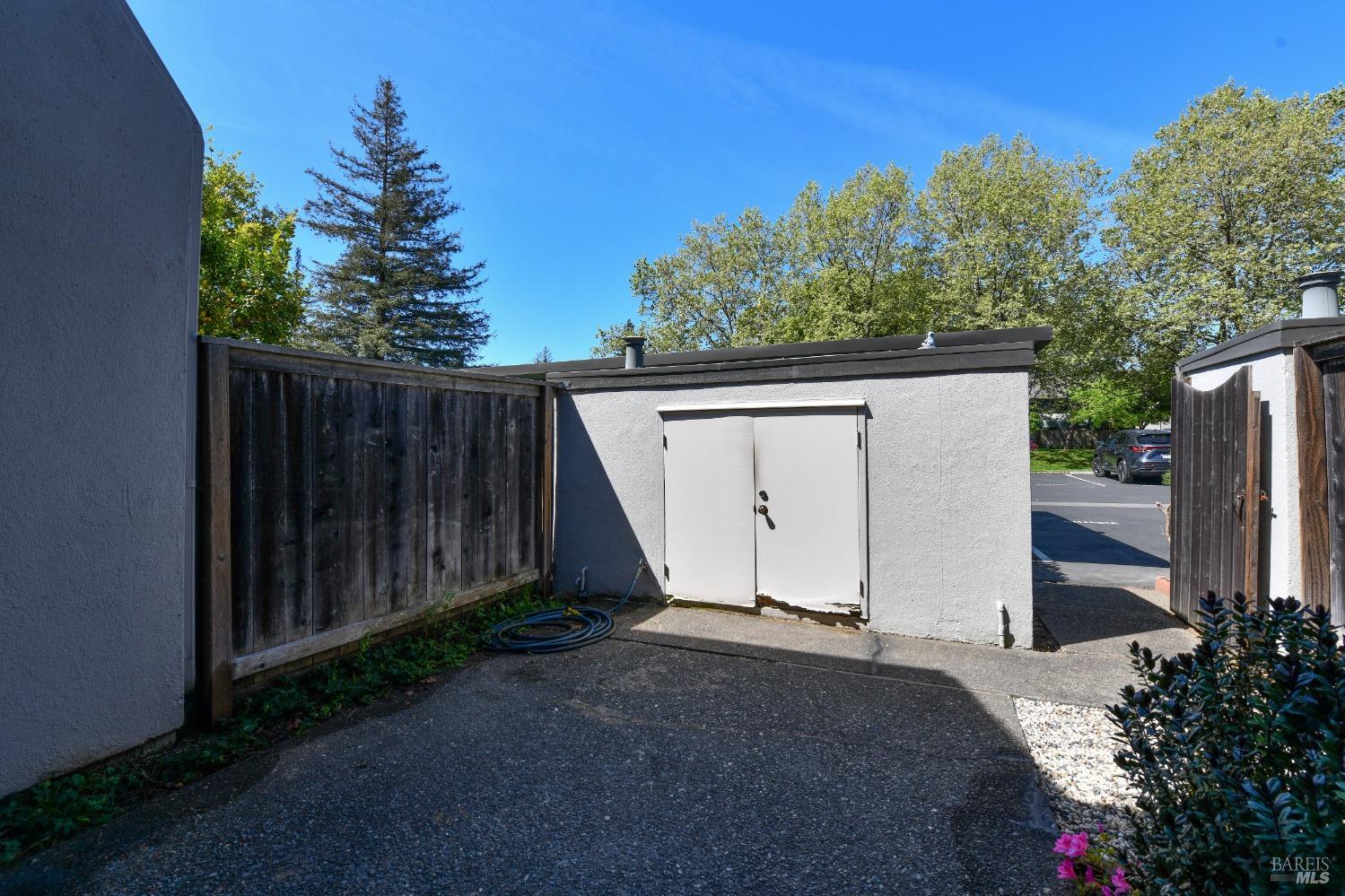 3462 Shelter Creek Dr