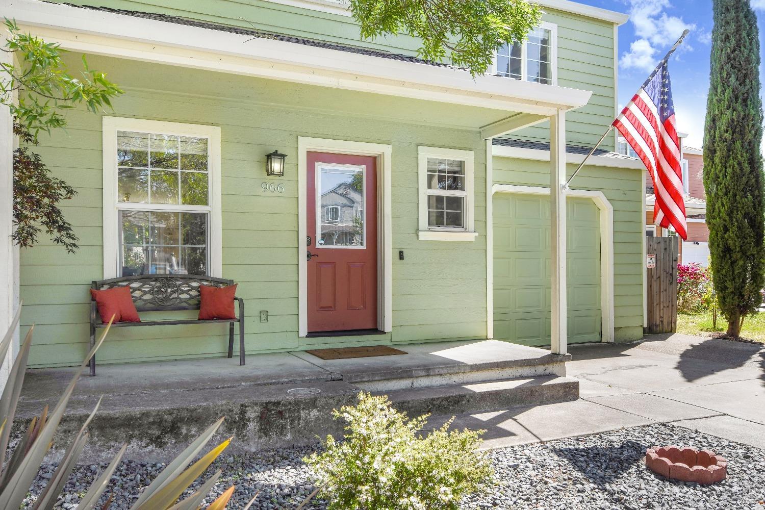 966 Dorothea Ct