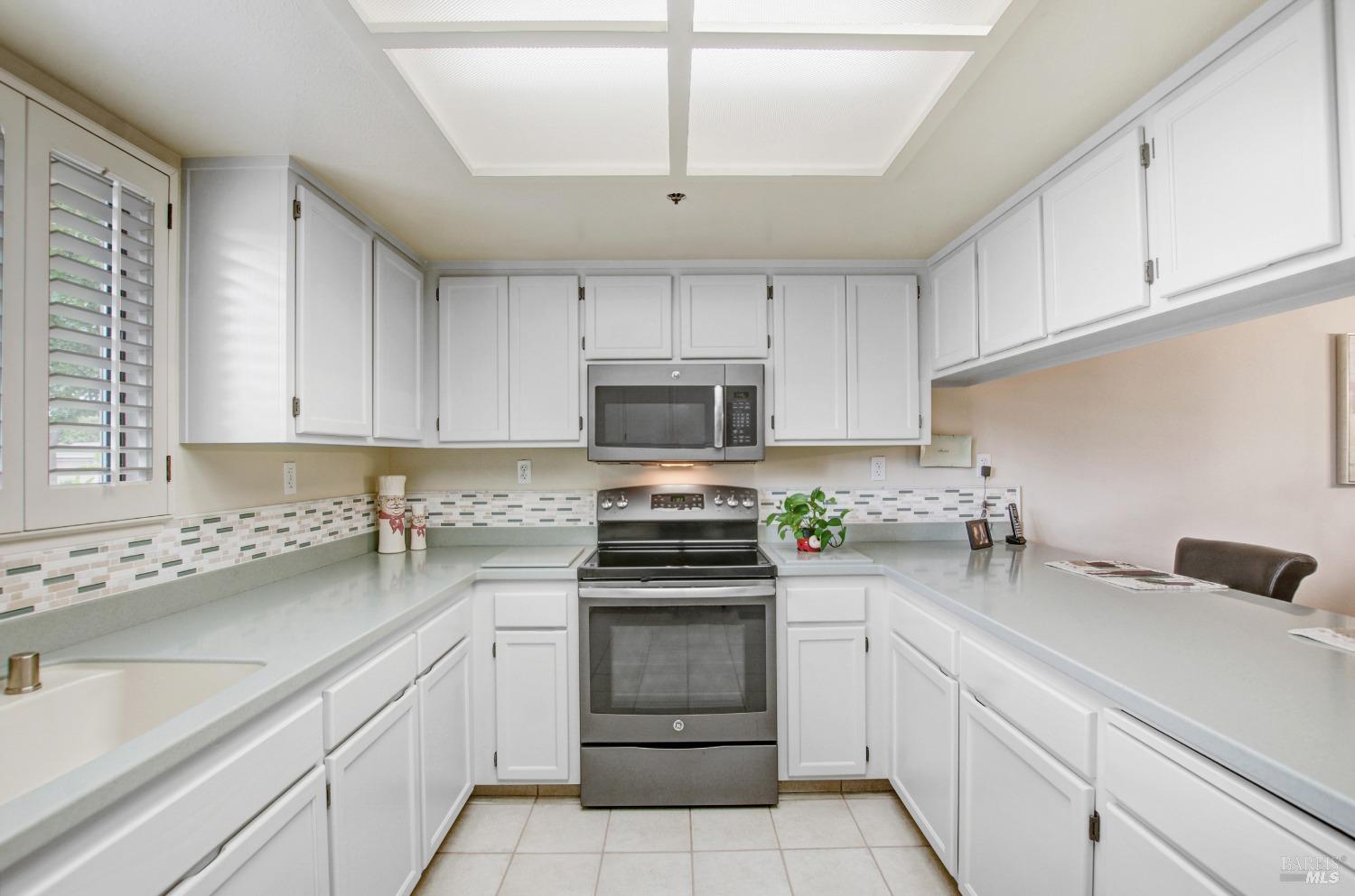 1627 San Vicente Ave