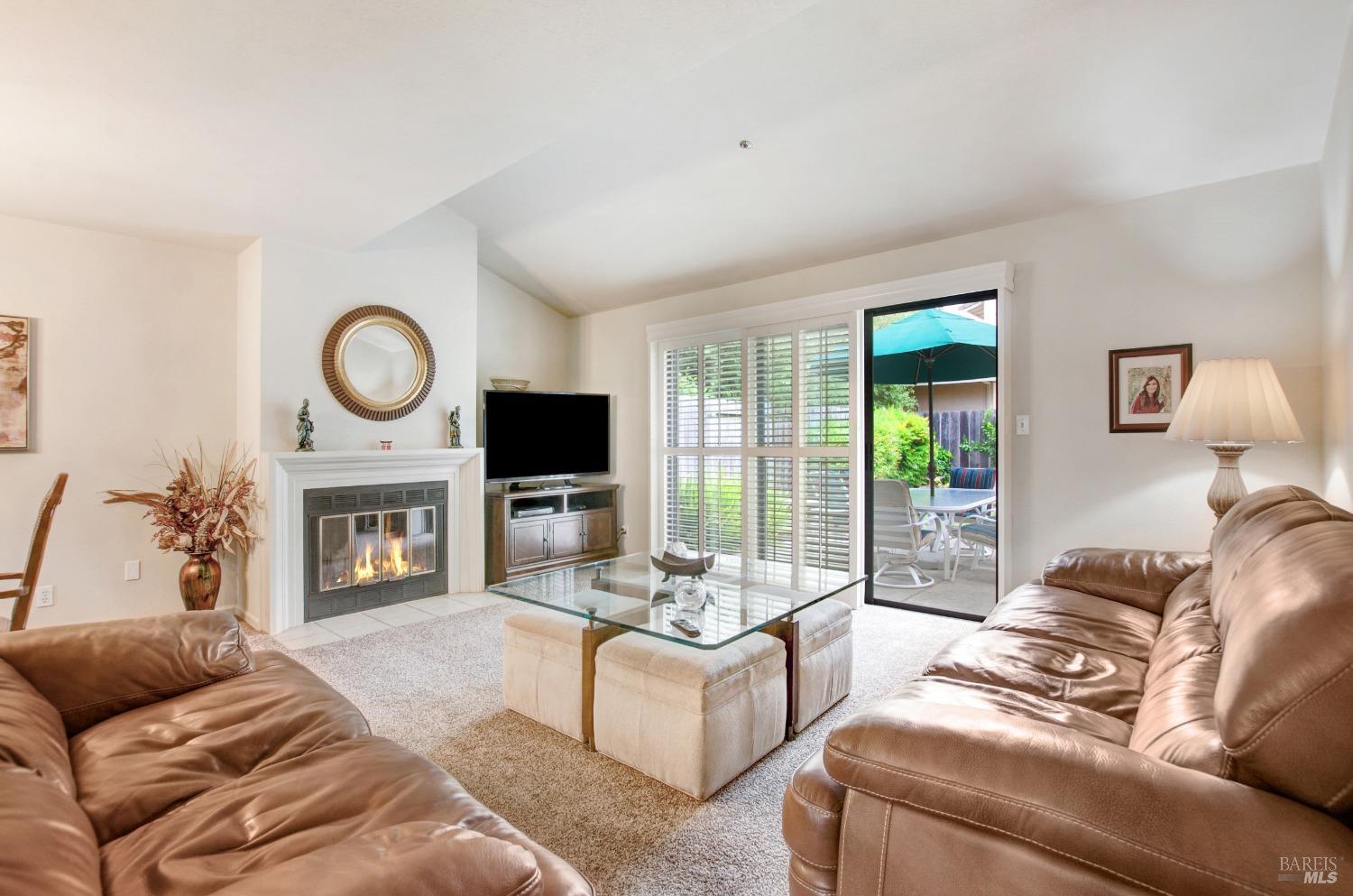 1627 San Vicente Ave