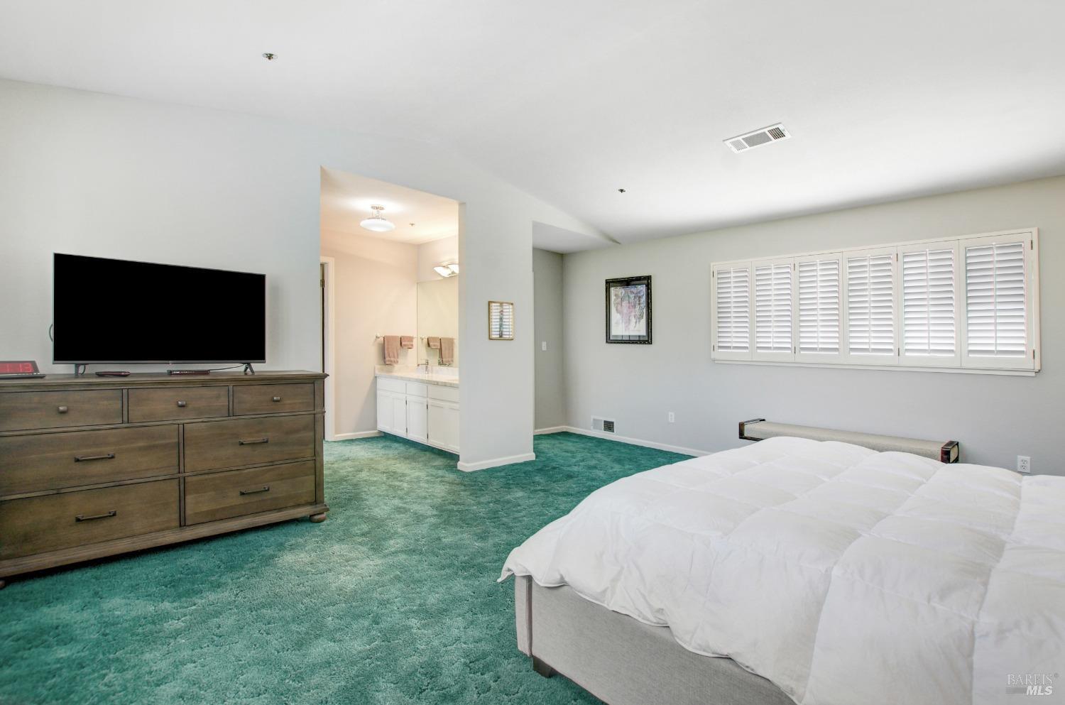 1627 San Vicente Ave