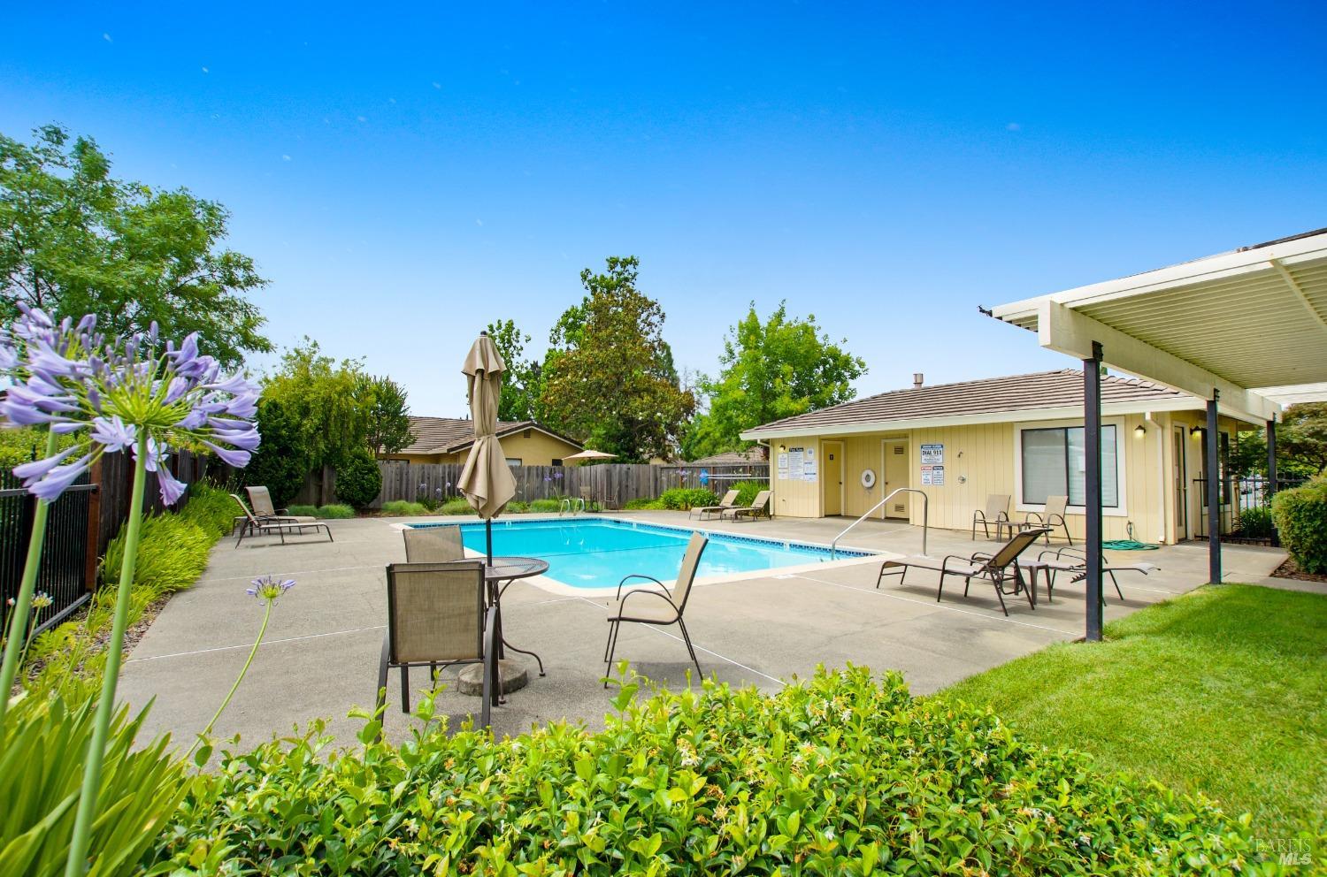 1627 San Vicente Ave