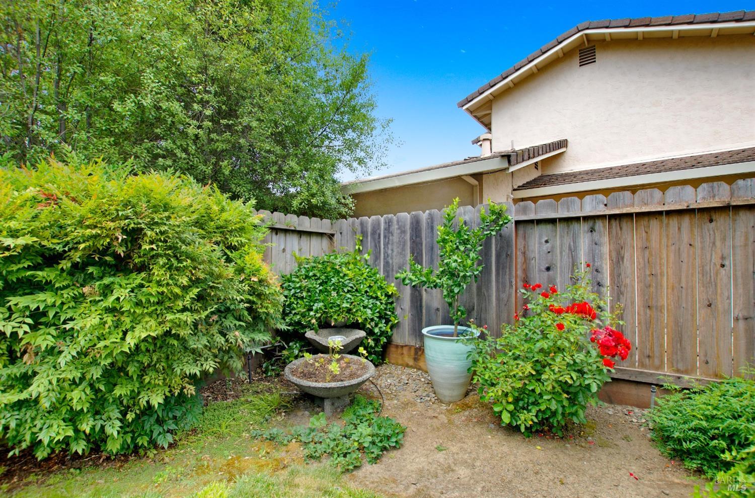 1627 San Vicente Ave