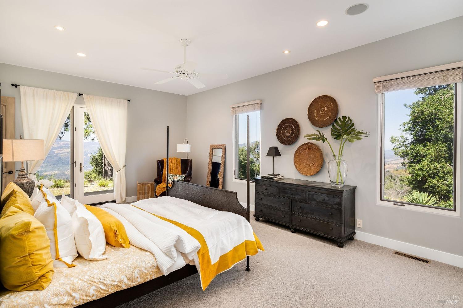 504 White Cottage Rd S