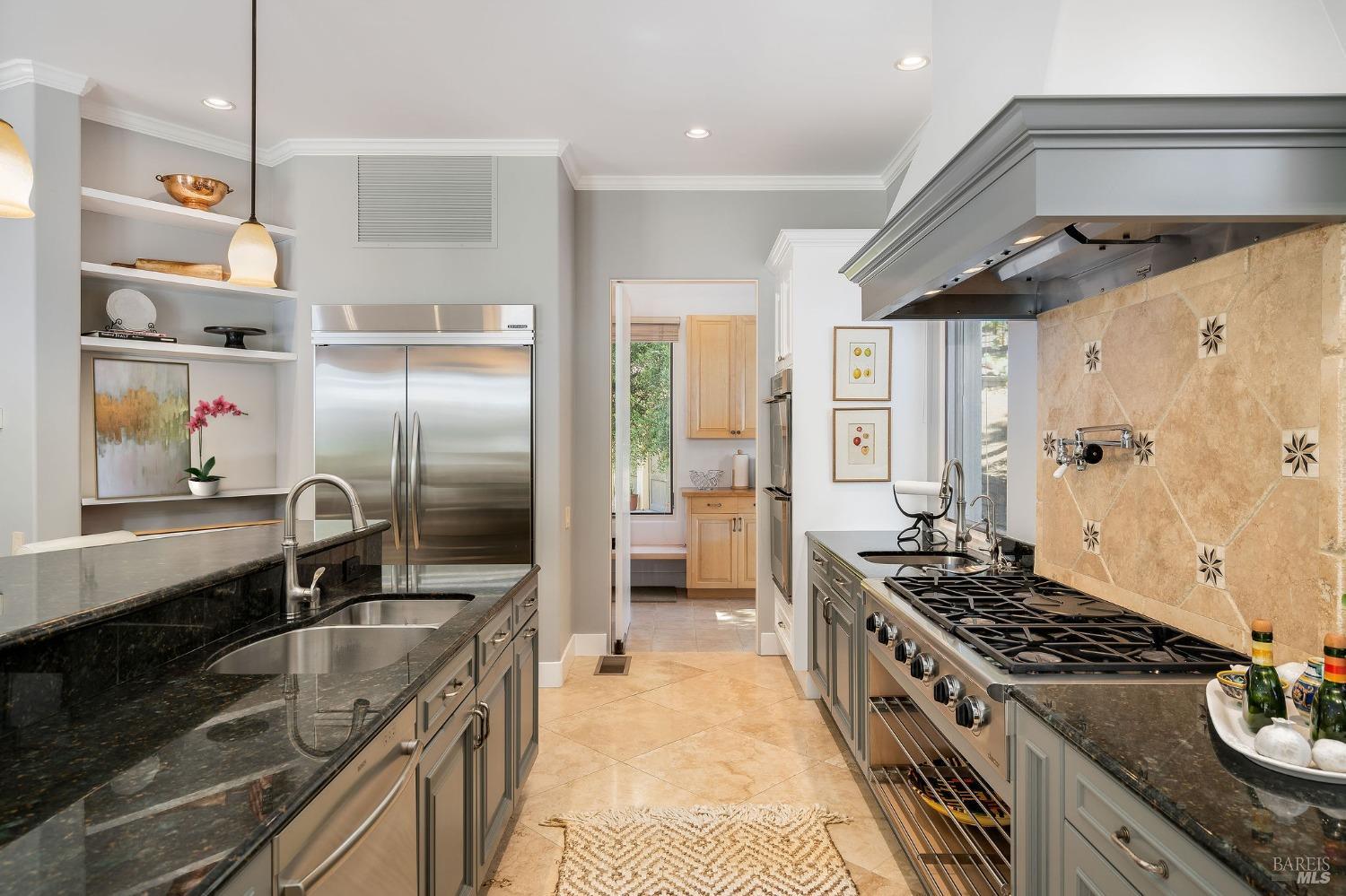 504 White Cottage Rd S