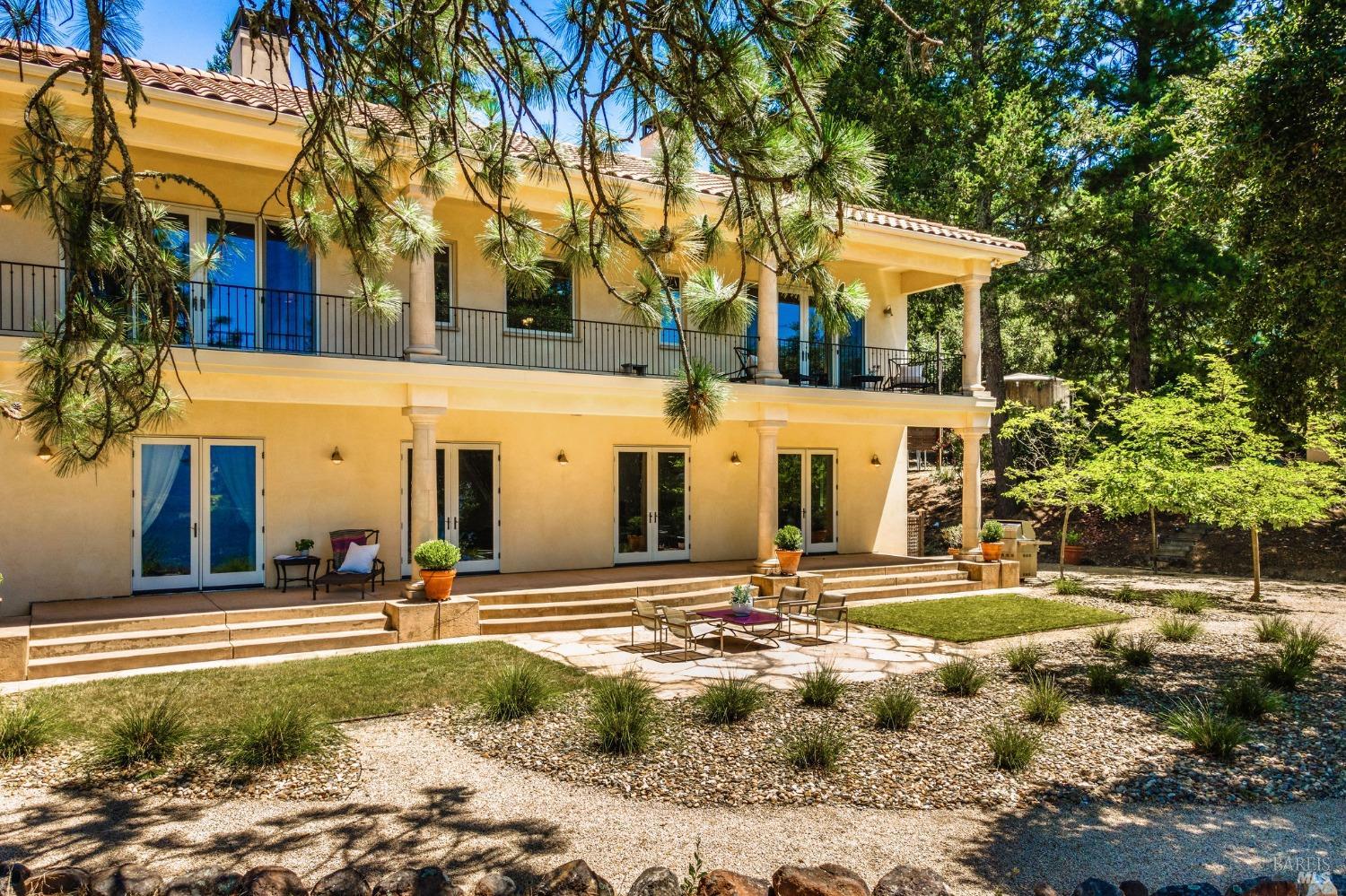 504 White Cottage Rd S