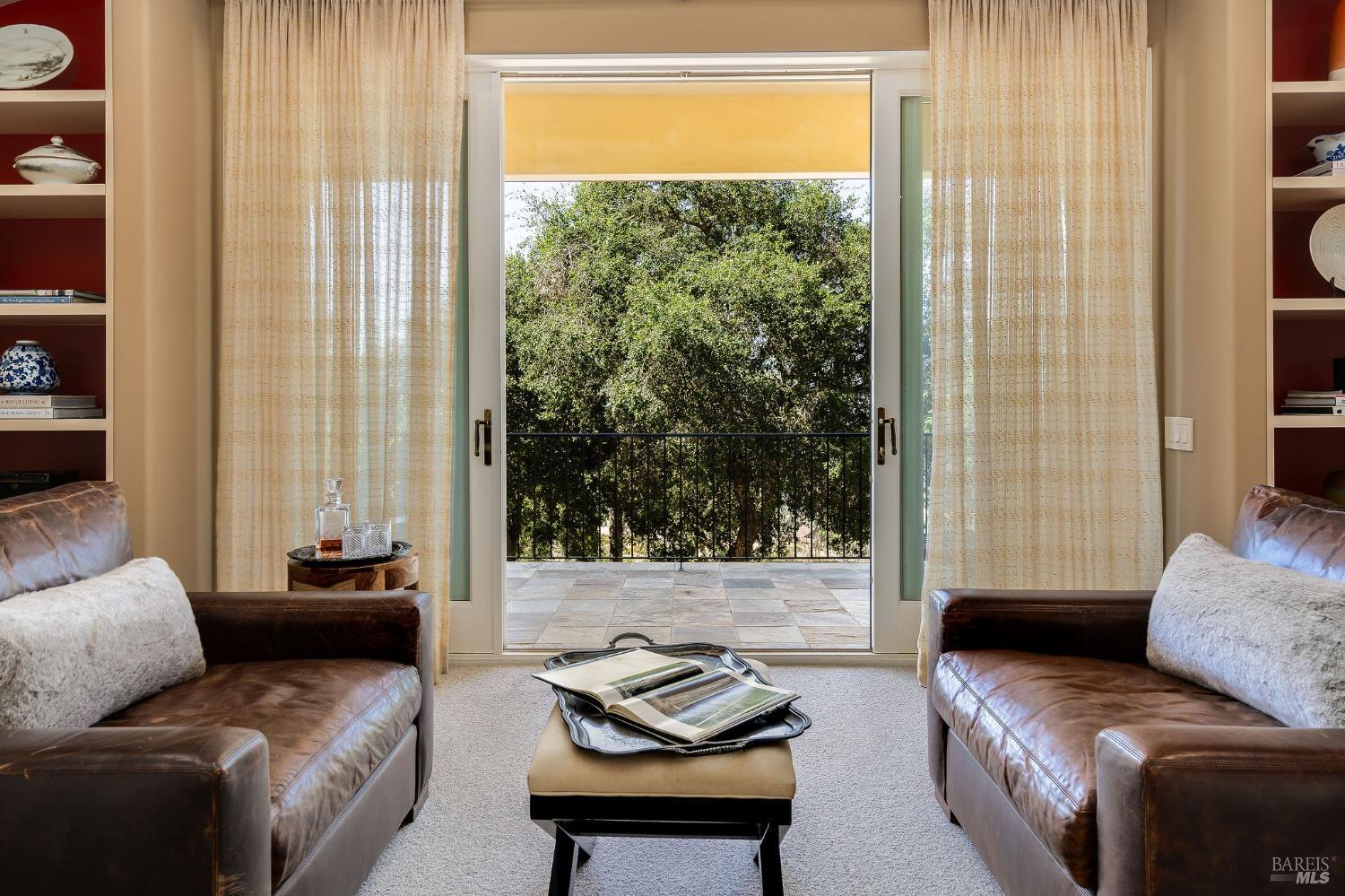 504 White Cottage Rd S