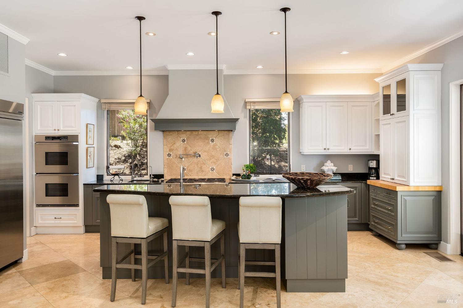 504 White Cottage Rd S