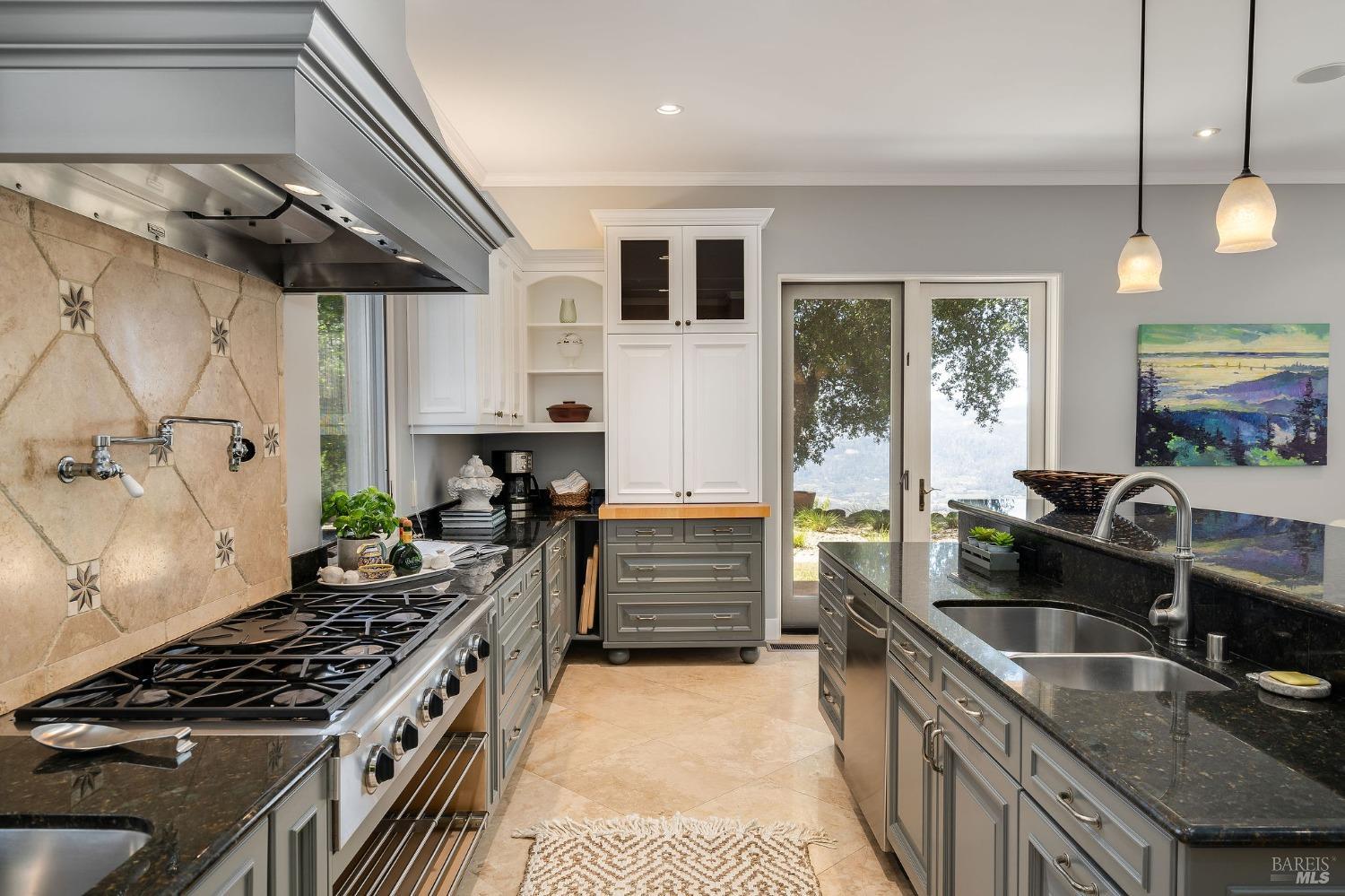 504 White Cottage Rd S