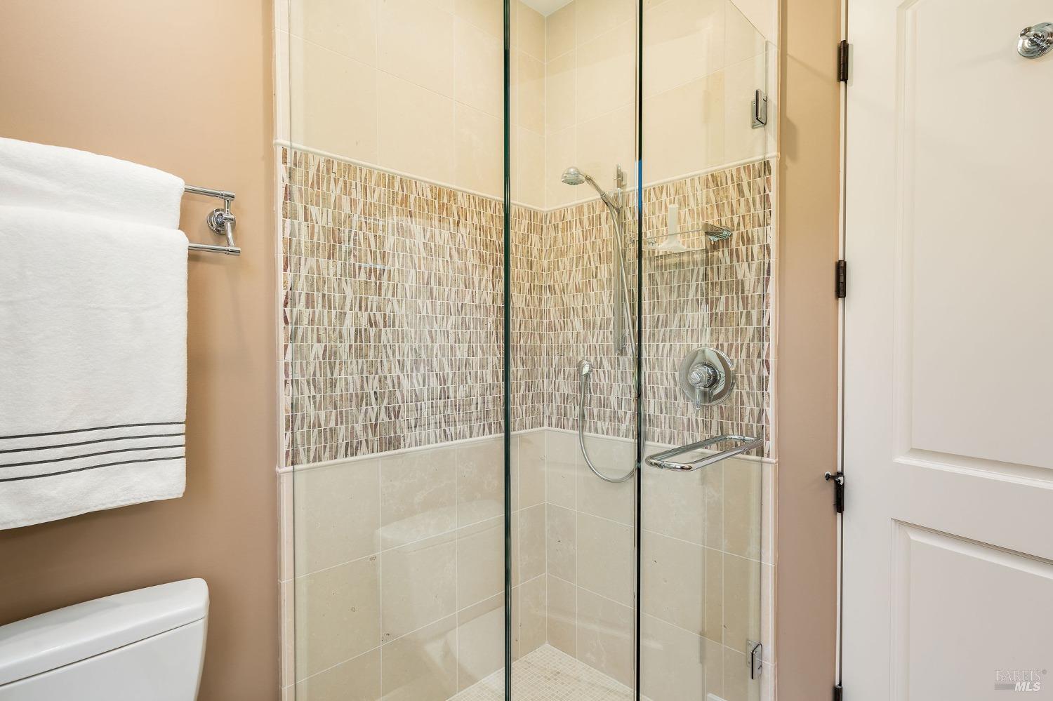 504 White Cottage Rd S