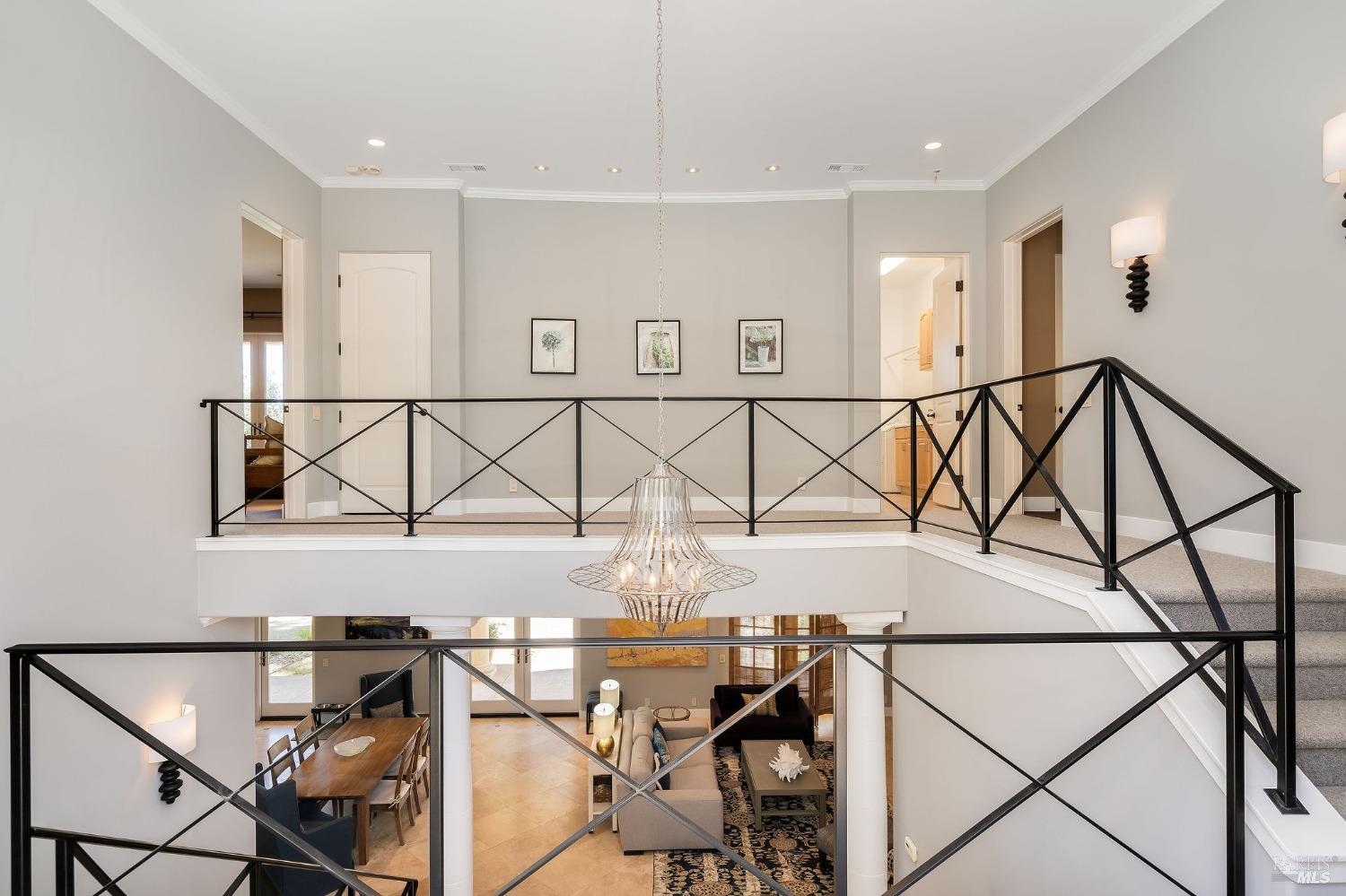 504 White Cottage Rd S