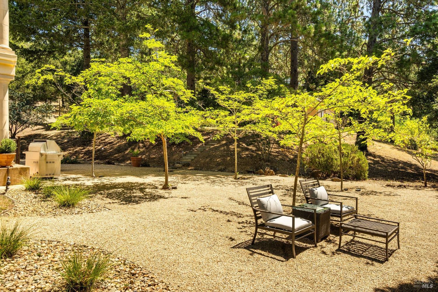 504 White Cottage Rd S