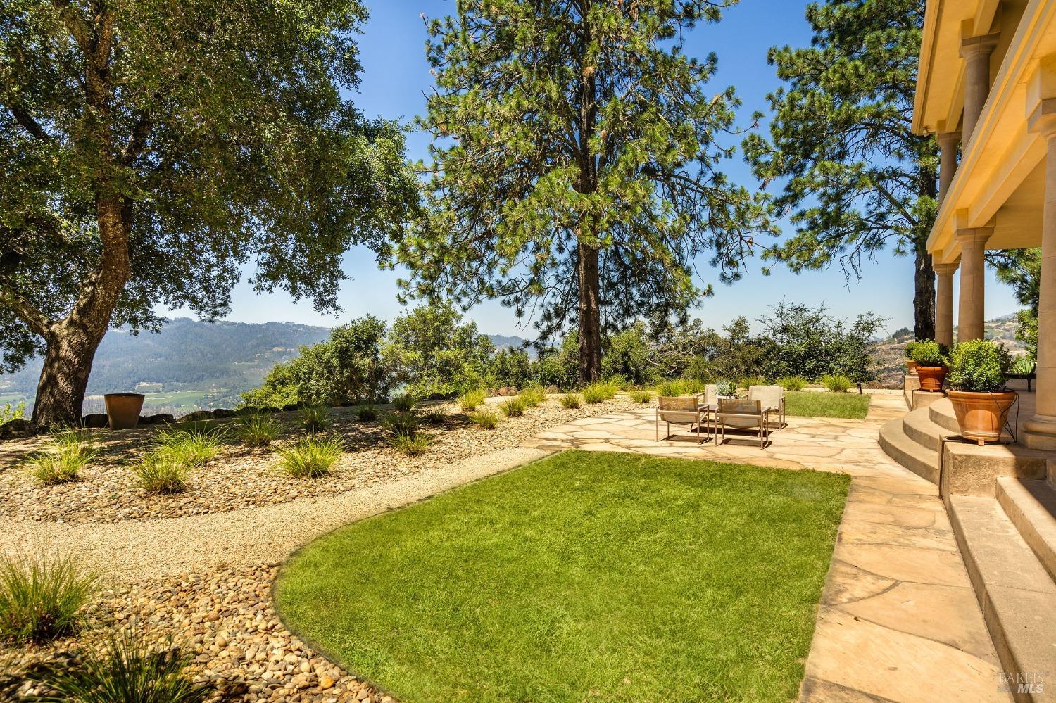 504 White Cottage Rd S