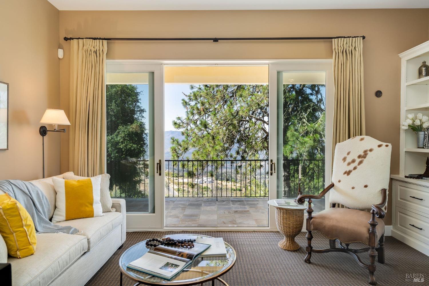 504 White Cottage Rd S