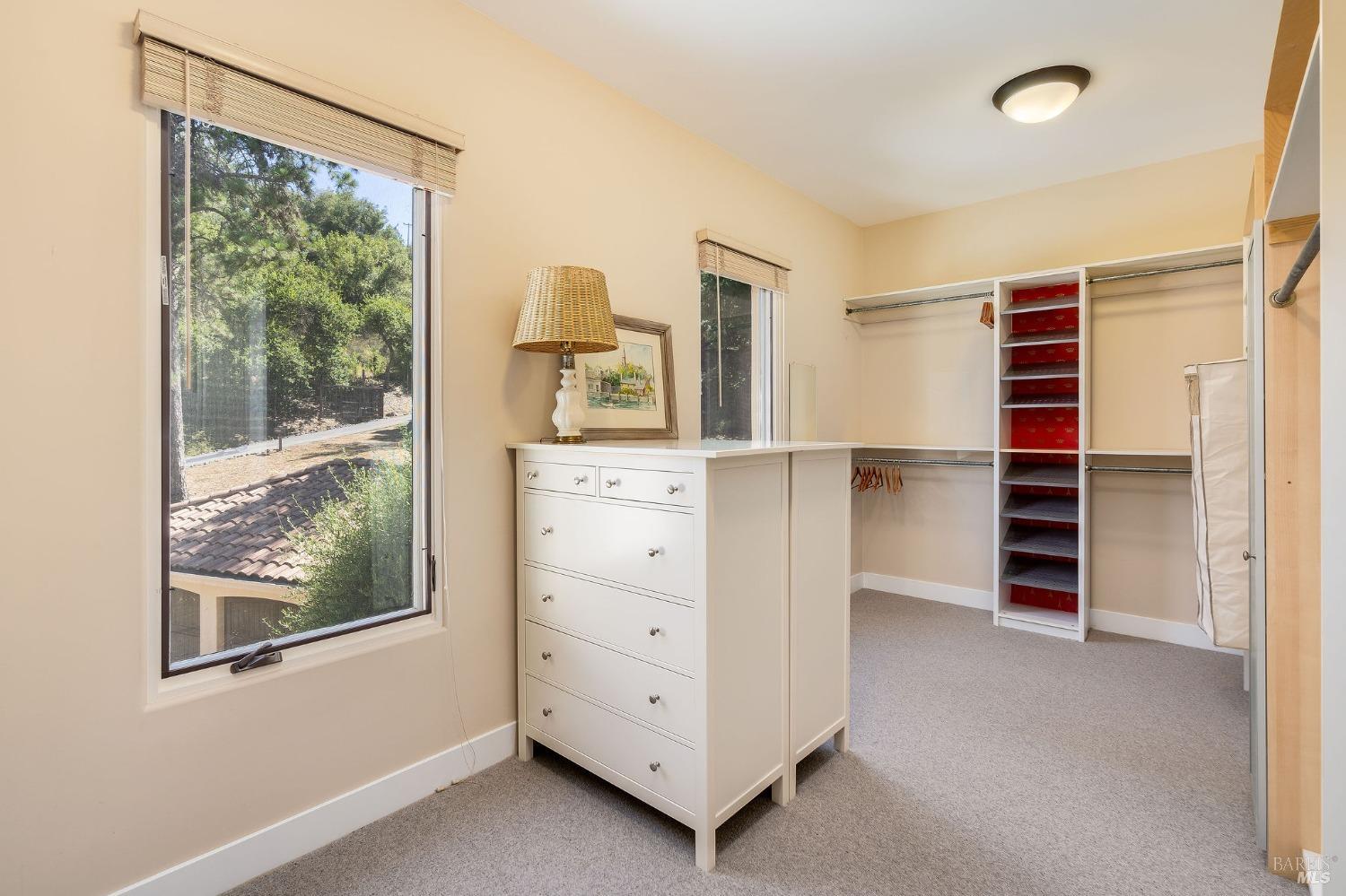 504 White Cottage Rd S