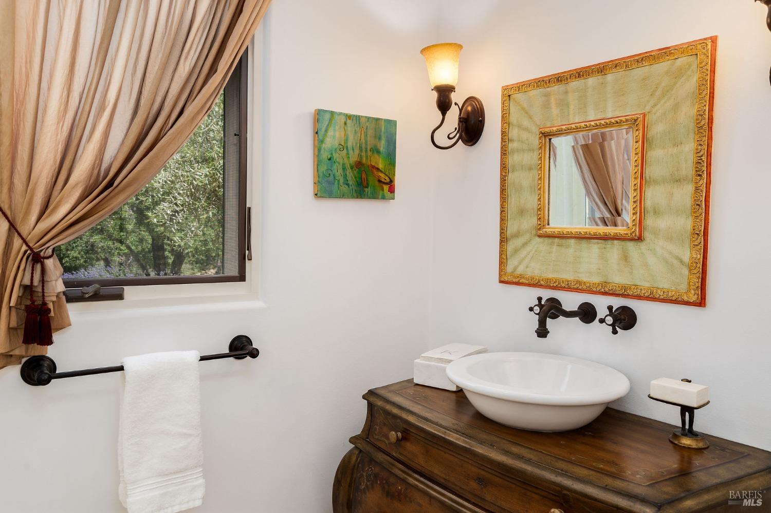 504 White Cottage Rd S