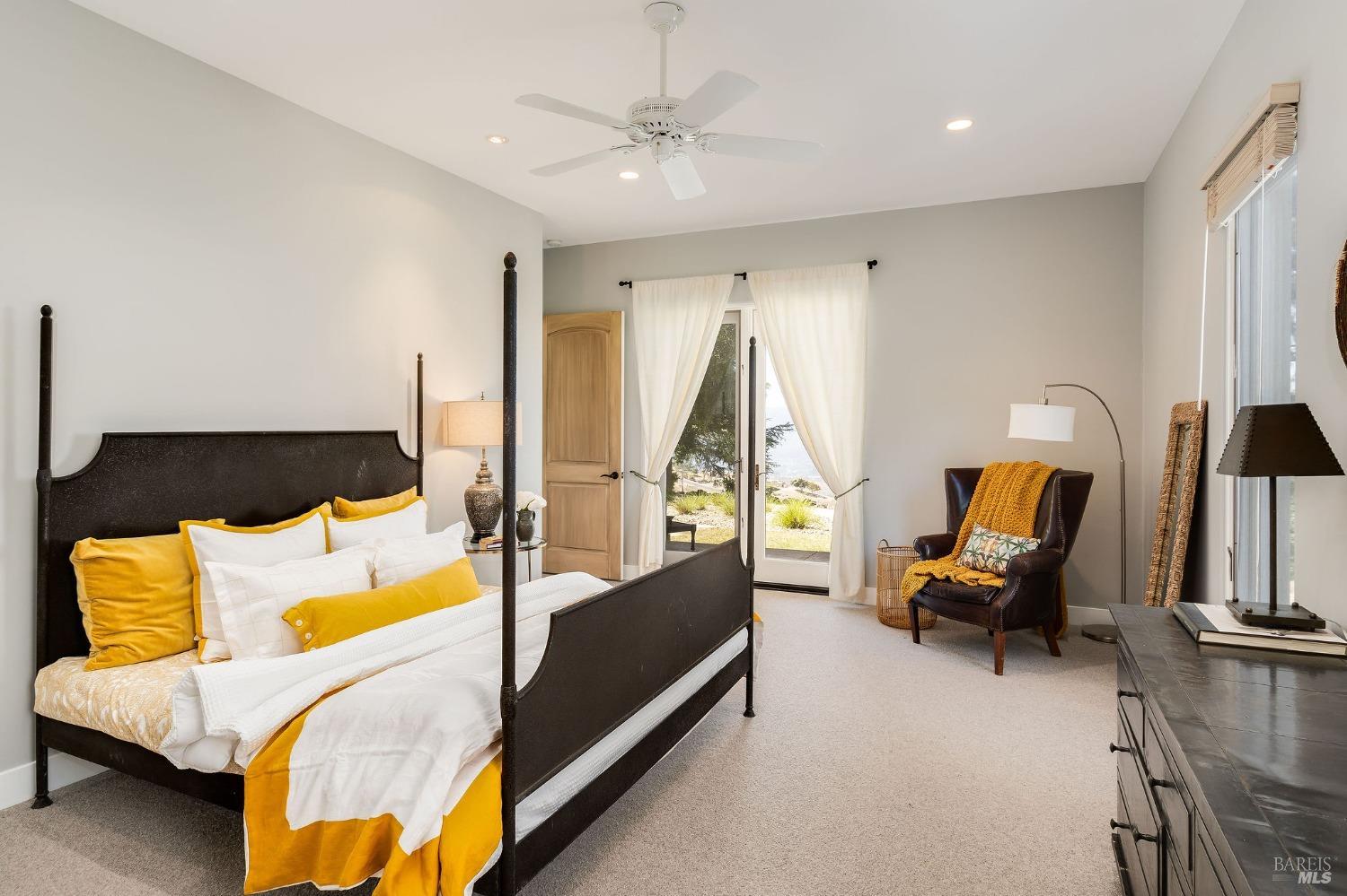 504 White Cottage Rd S