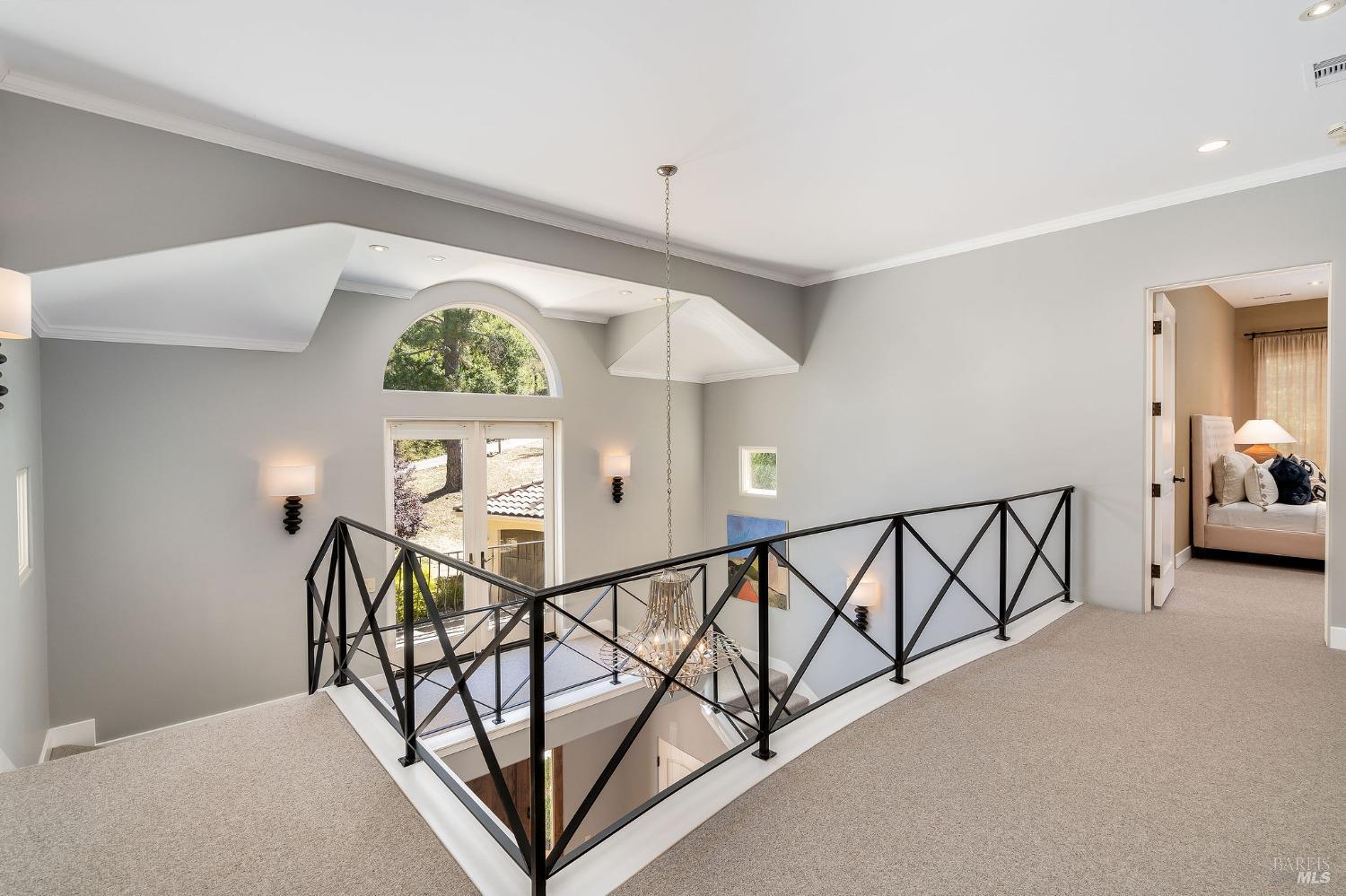 504 White Cottage Rd S