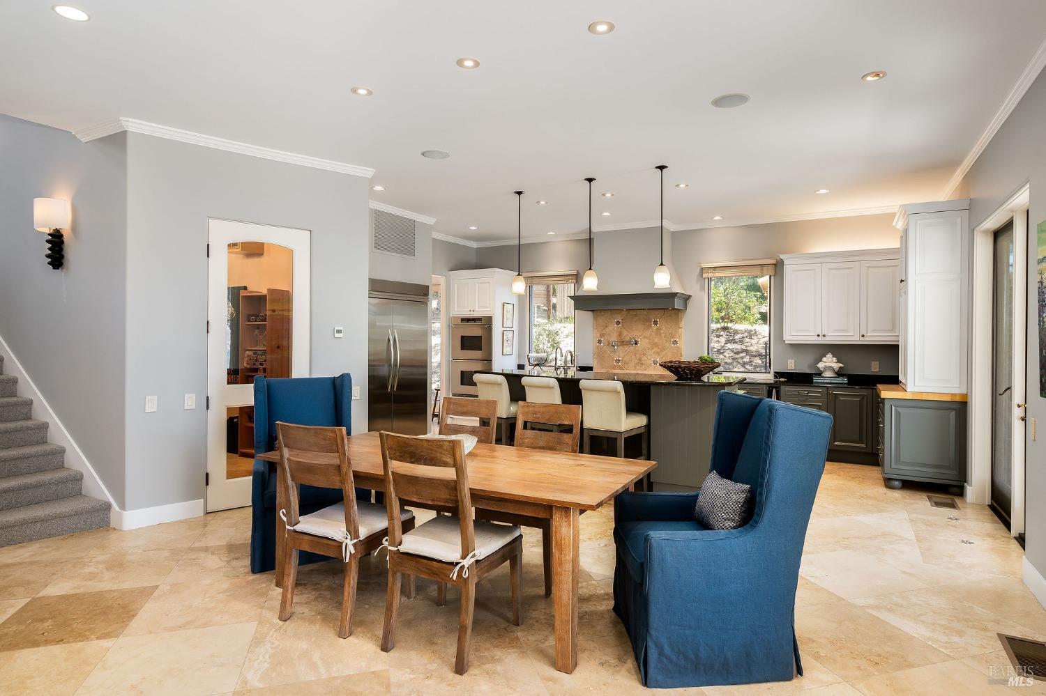 504 White Cottage Rd S