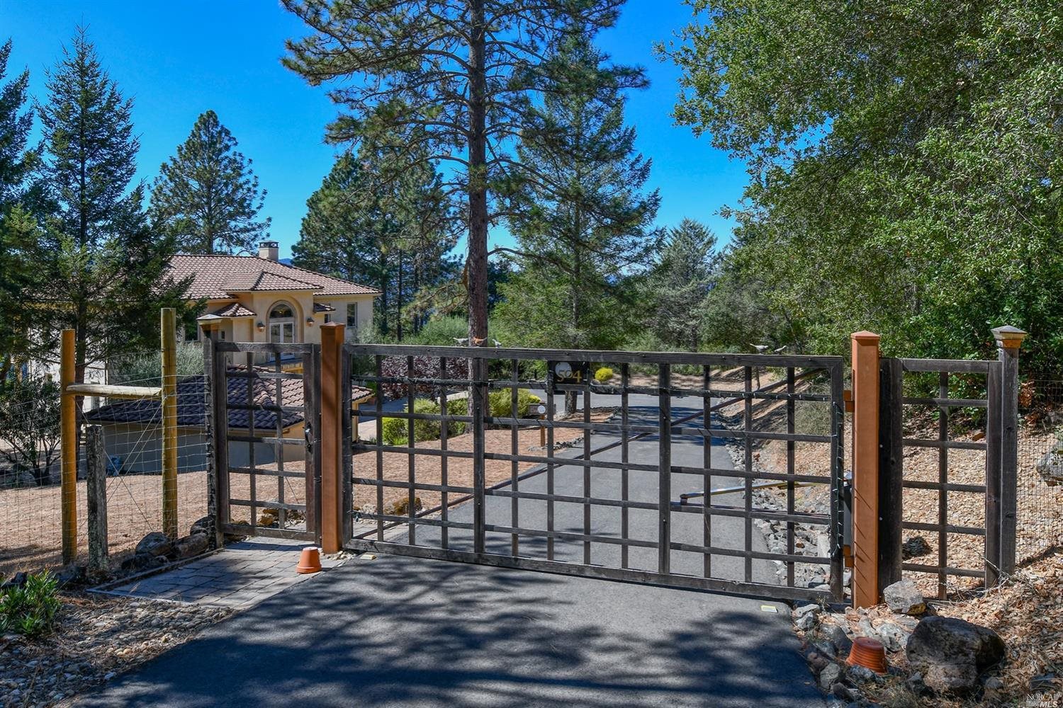 504 White Cottage Rd S