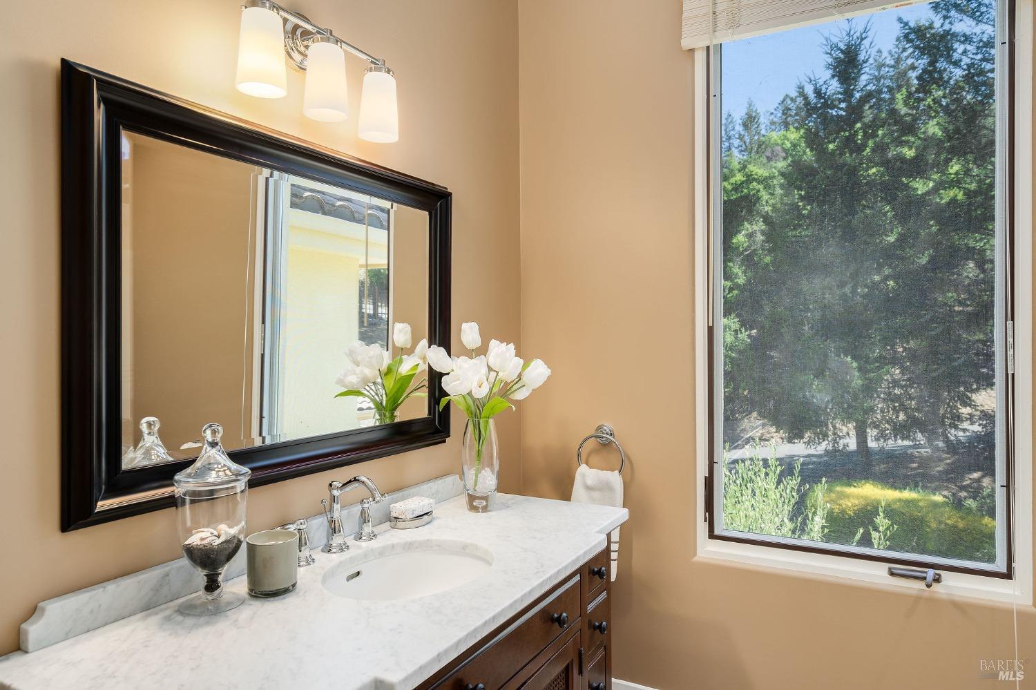 504 White Cottage Rd S