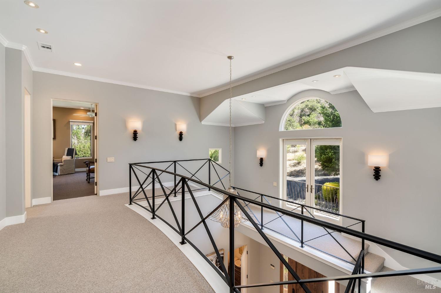 504 White Cottage Rd S