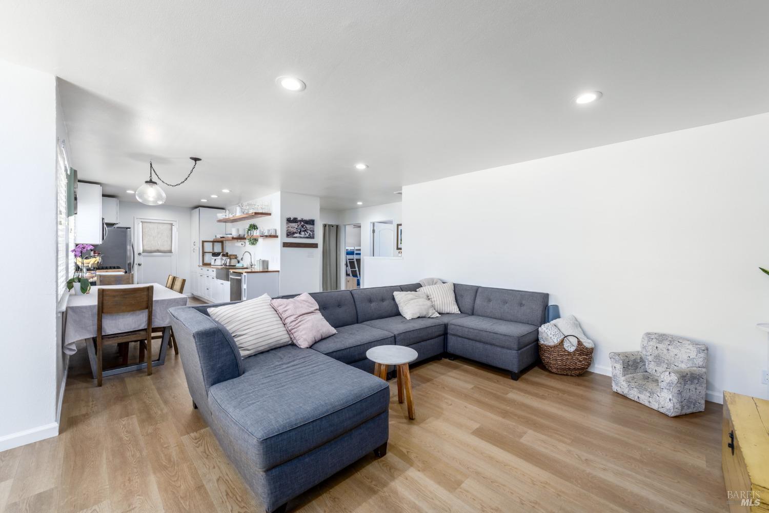2288 Janette Dr