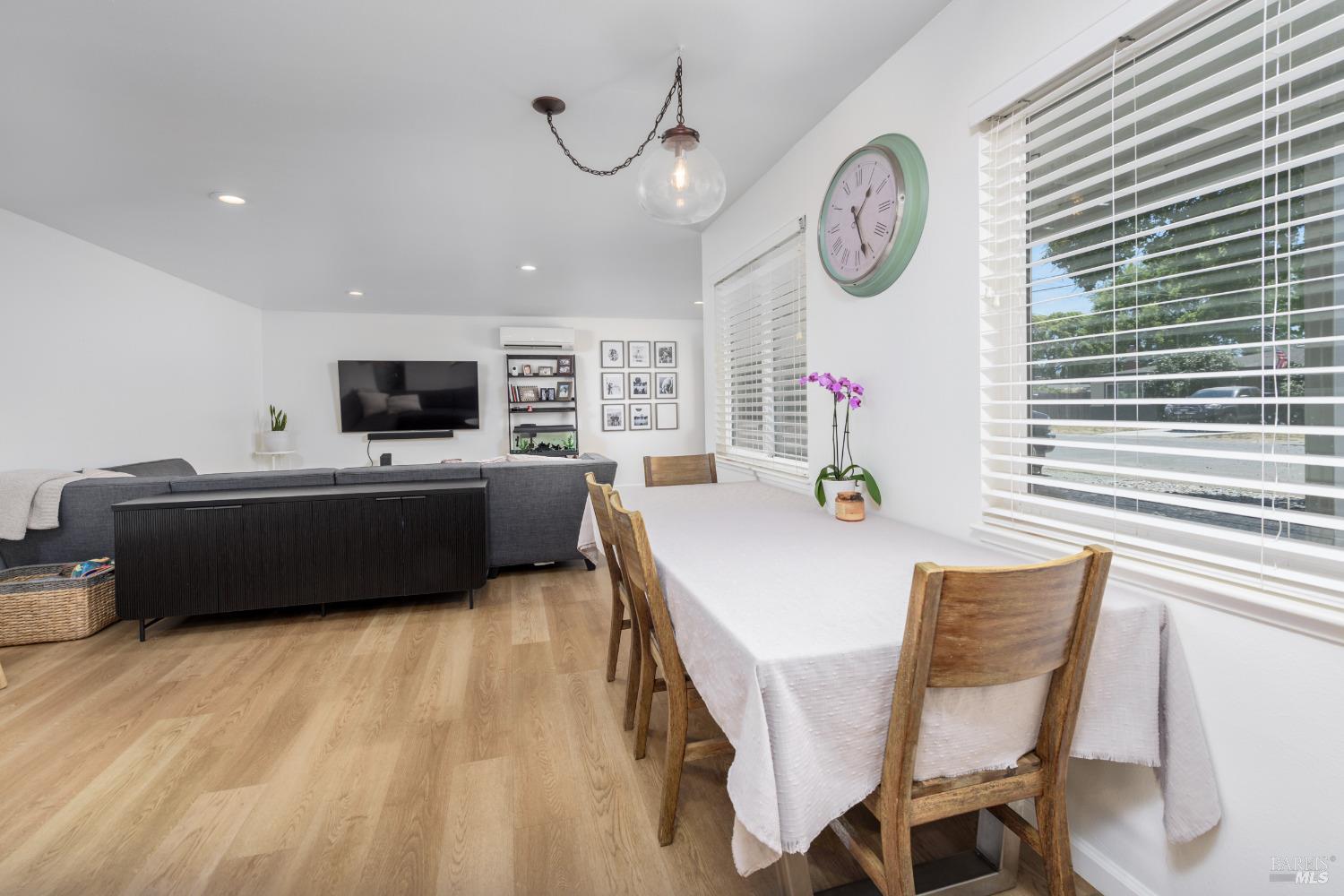 2288 Janette Dr