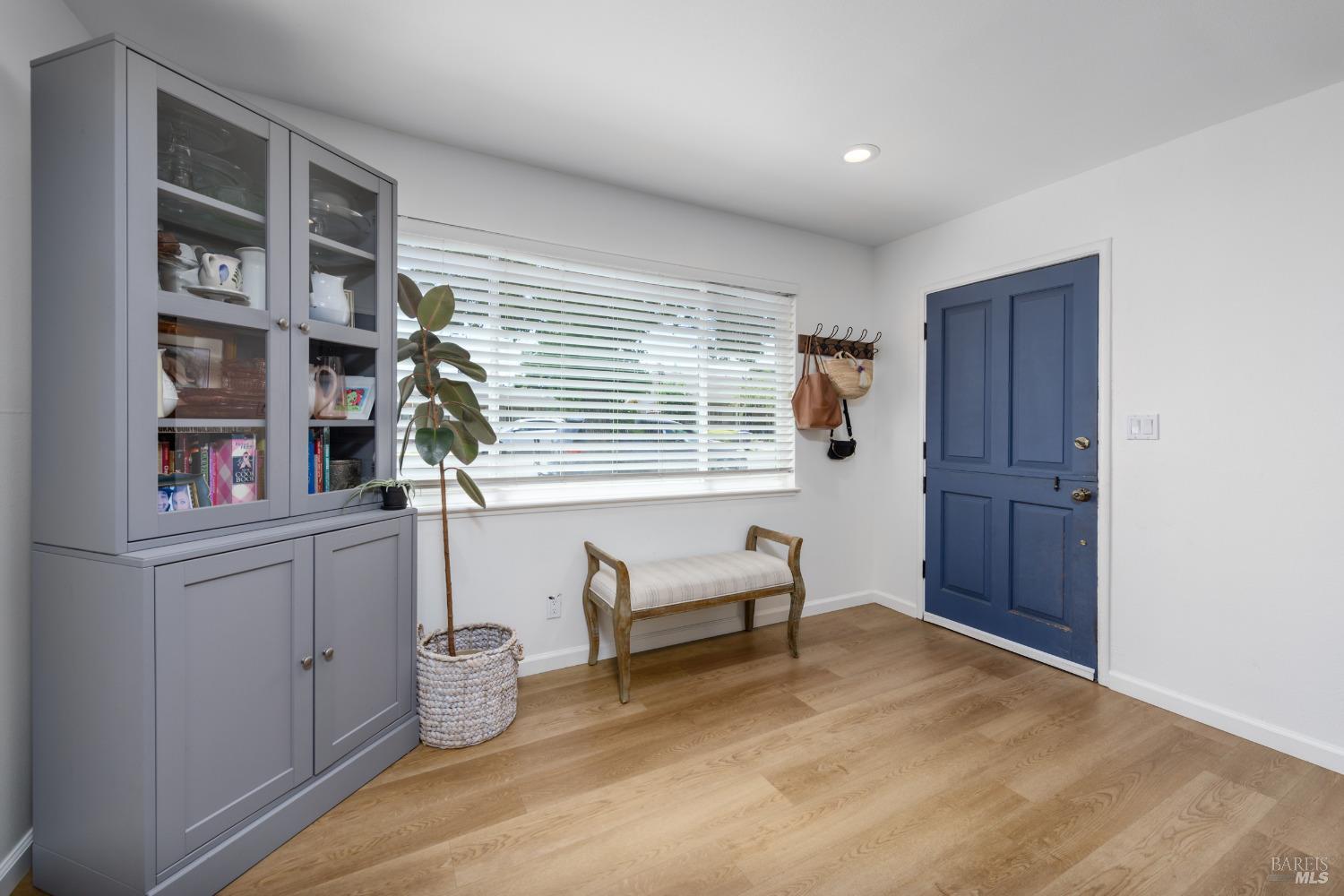 2288 Janette Dr