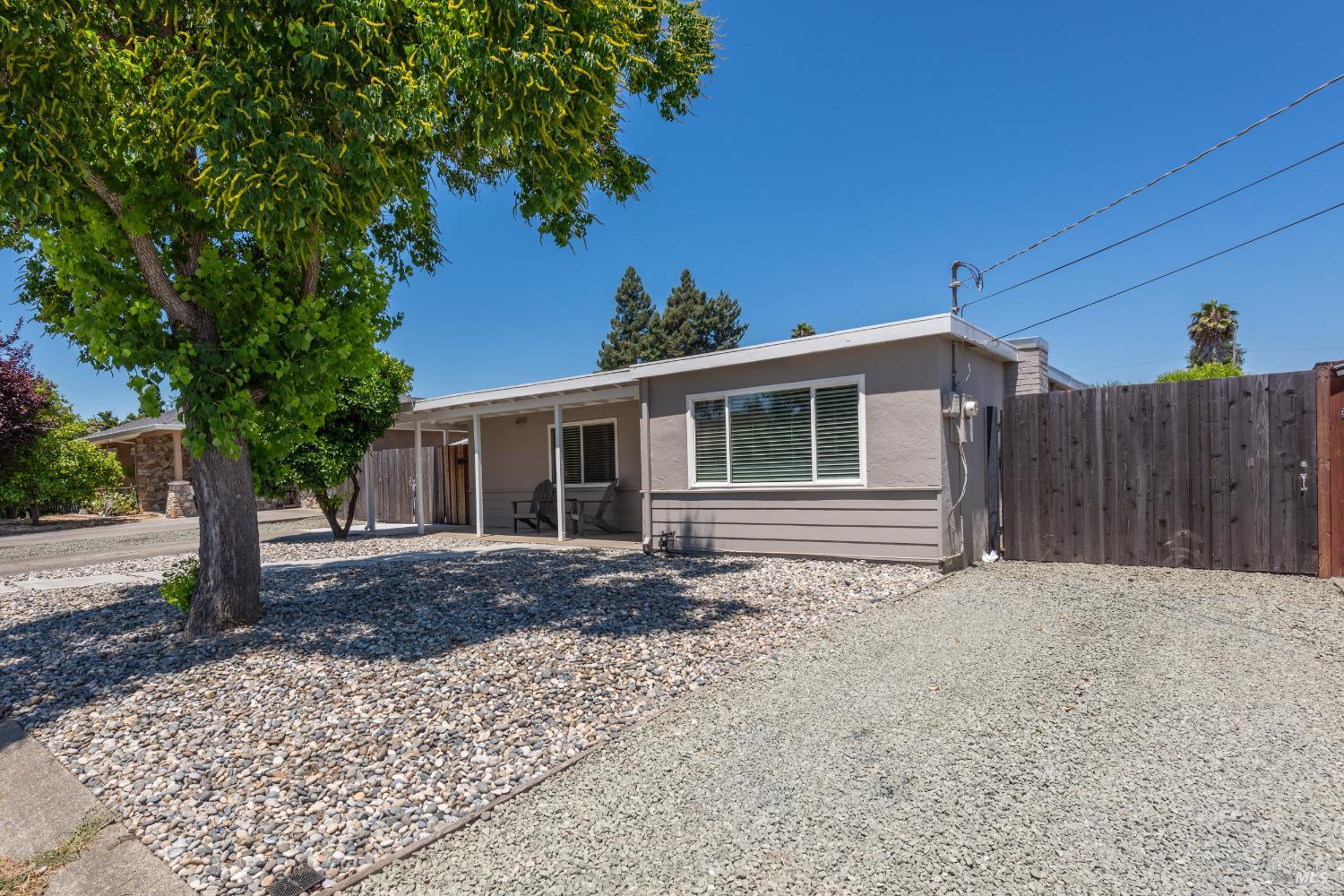2288 Janette Dr