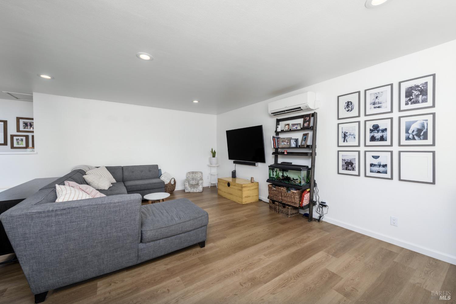 2288 Janette Dr