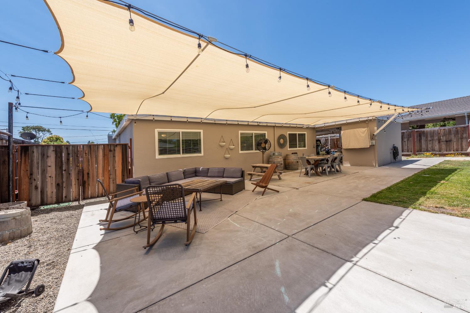 2288 Janette Dr