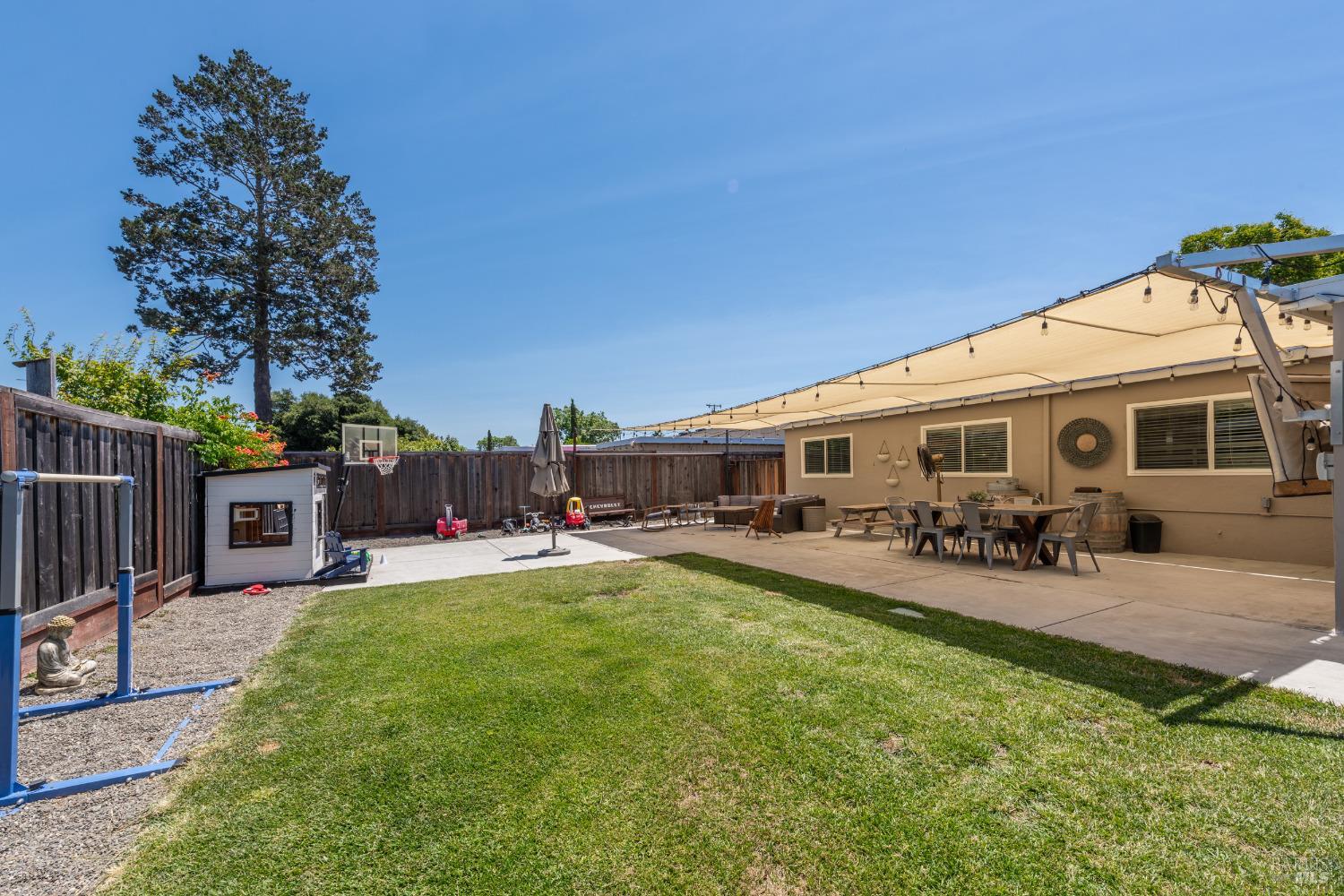 2288 Janette Dr