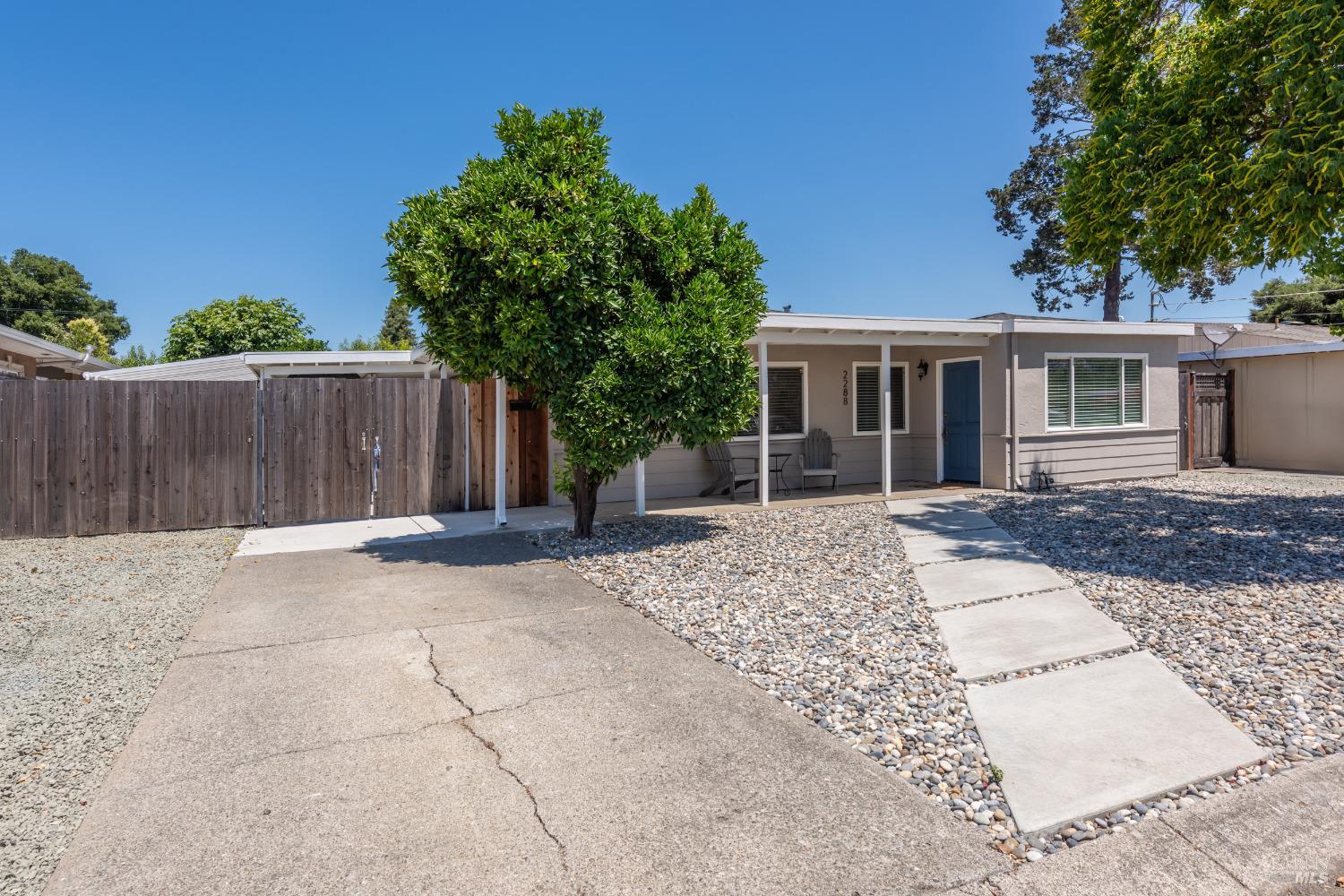 2288 Janette Dr