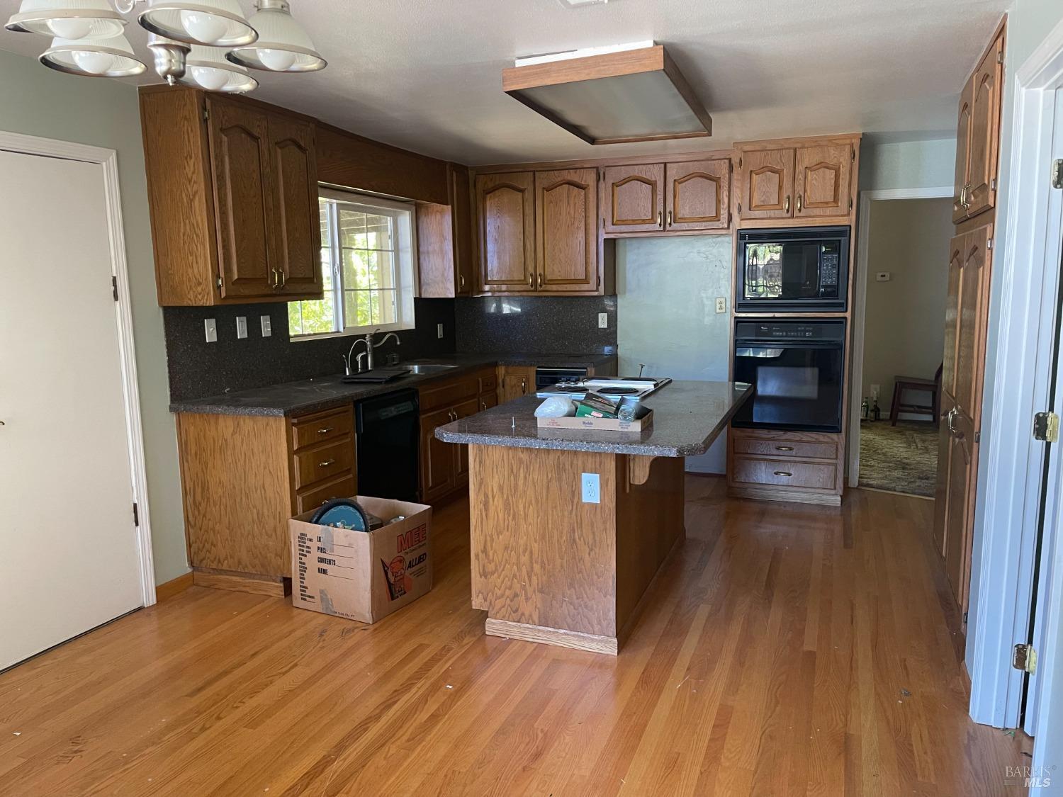 2141 W Lincoln Avenue