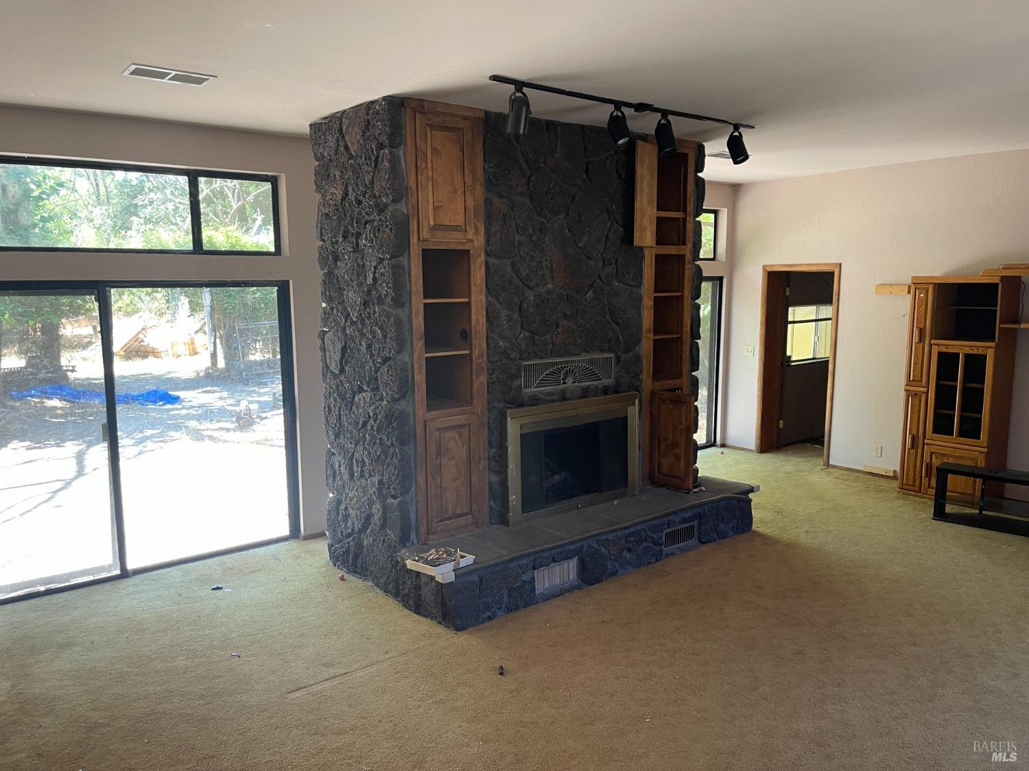 2141 W Lincoln Avenue