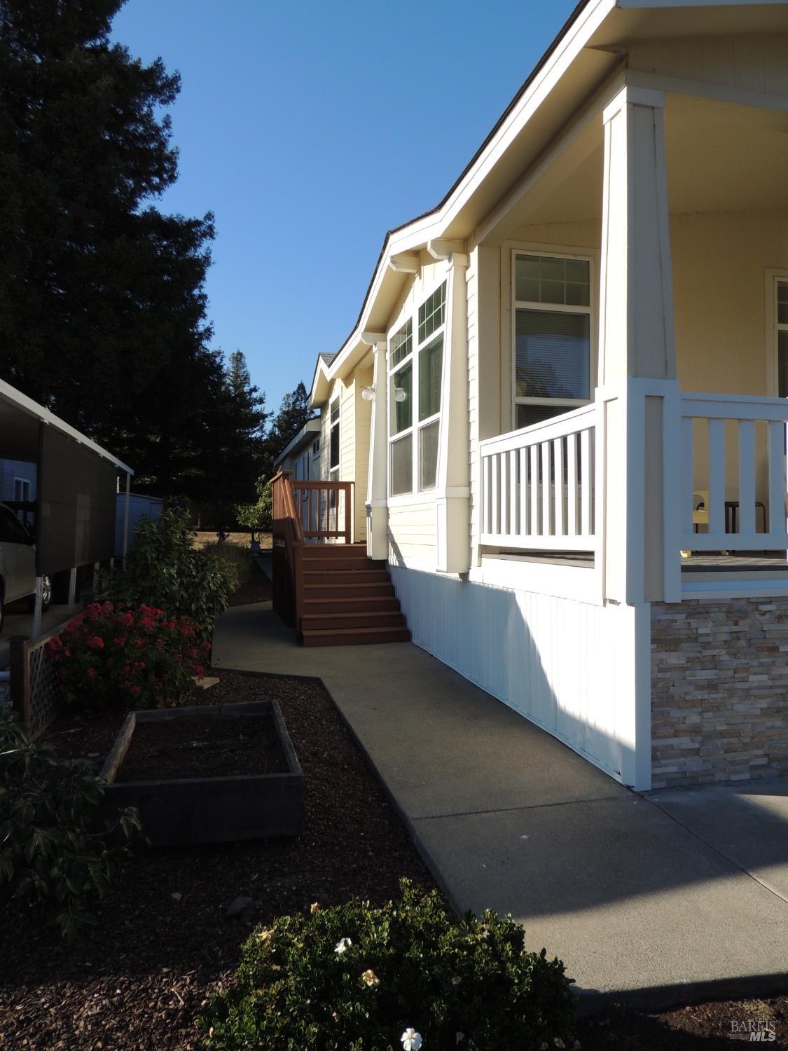 178 WEST SEVEN FLAGS Cir