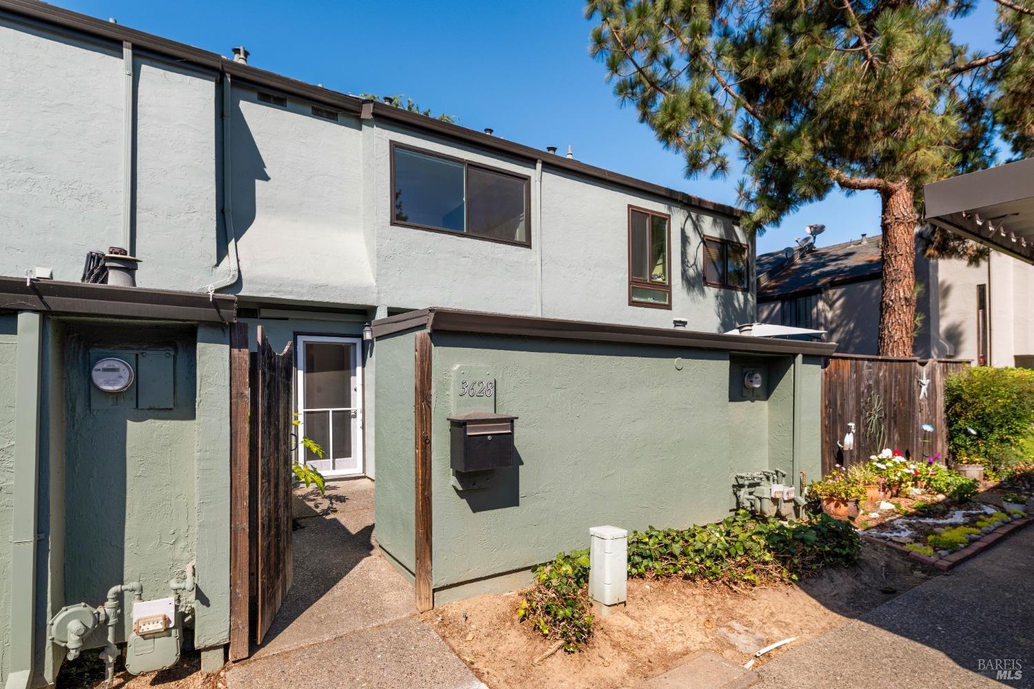 3628 Shelter Creek Dr