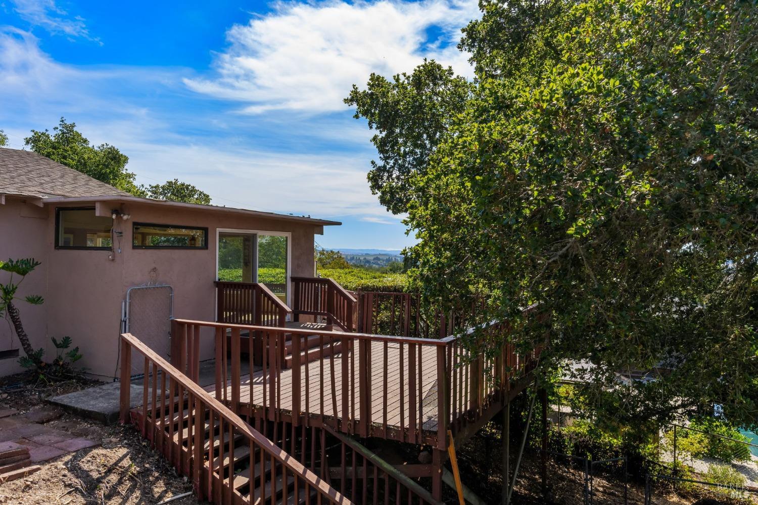 532 Montecito Blvd