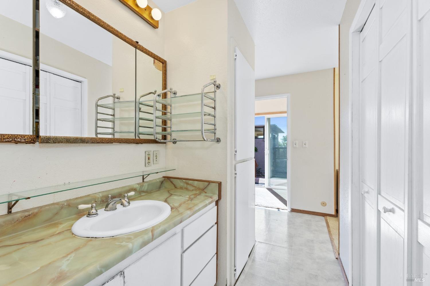 532 Montecito Blvd