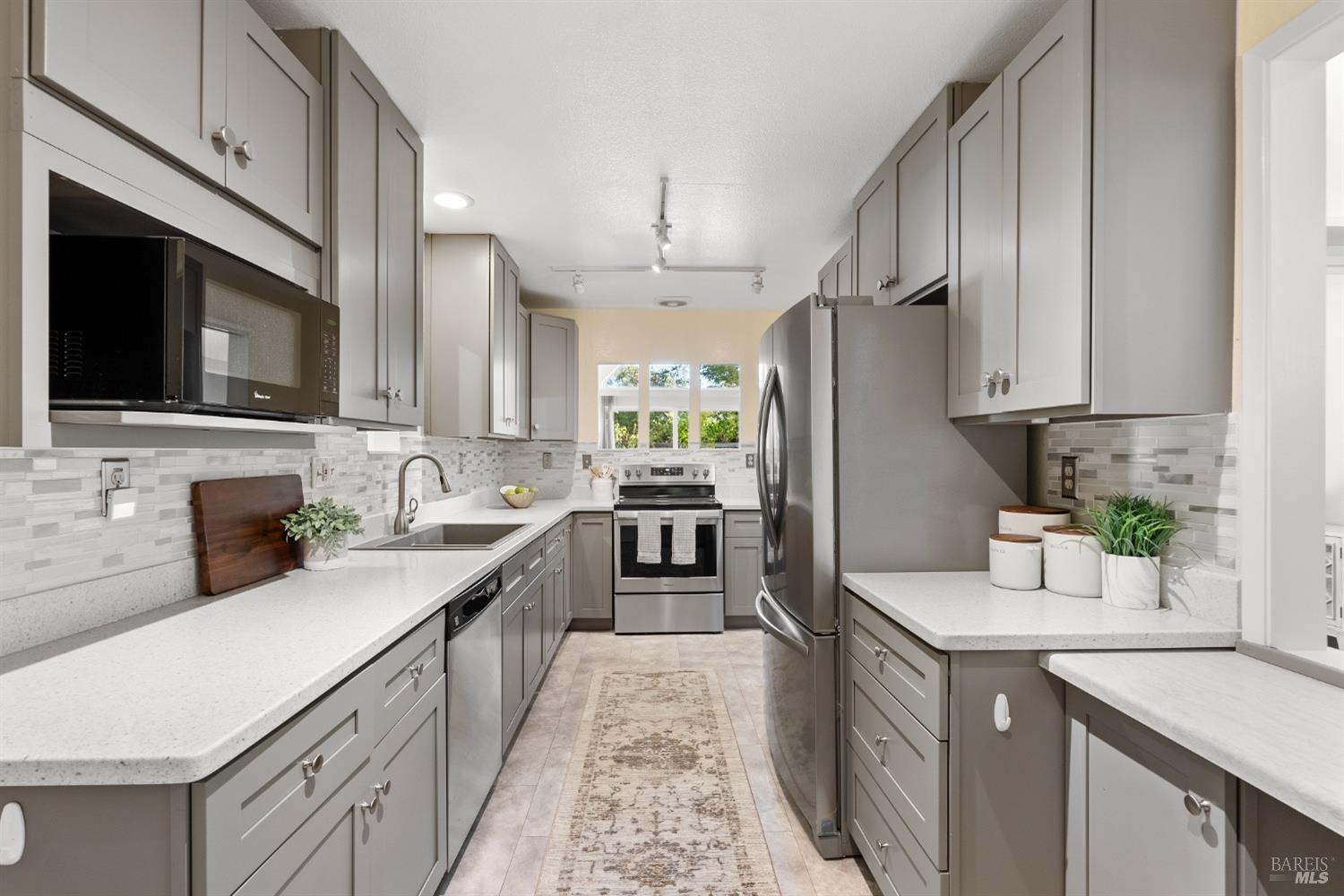 1363 Avenida Sebastiani