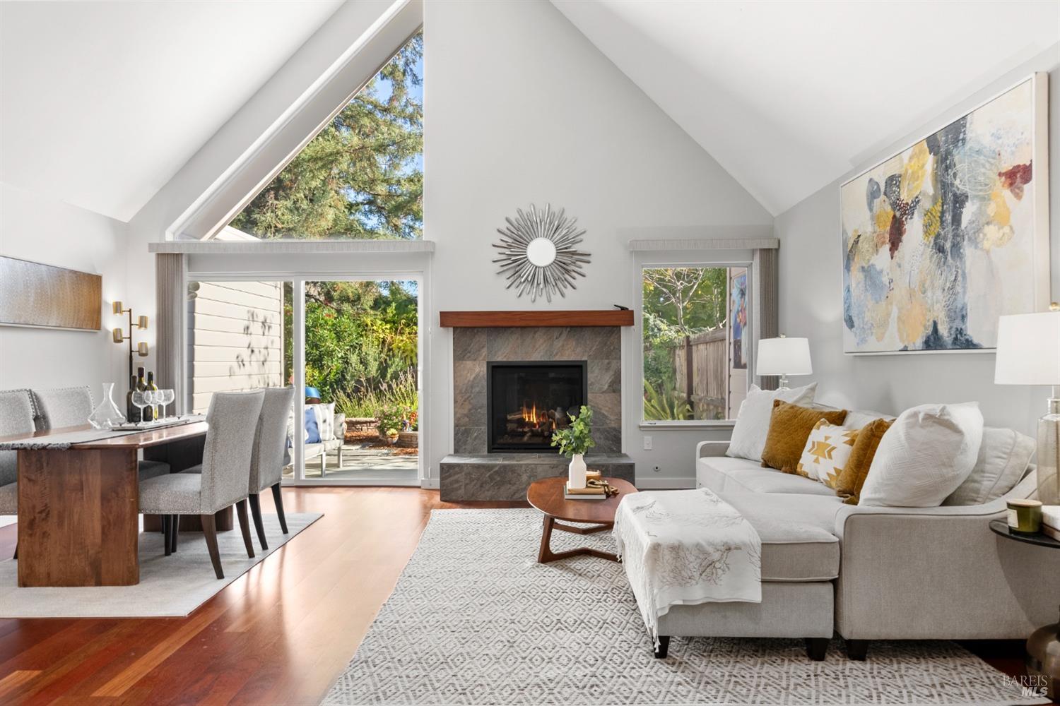 1363 Avenida Sebastiani