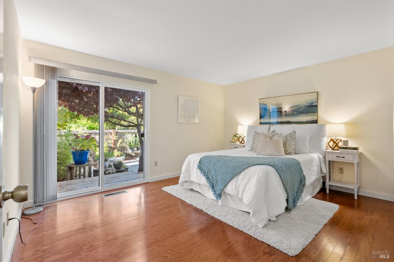 1363 Avenida Sebastiani