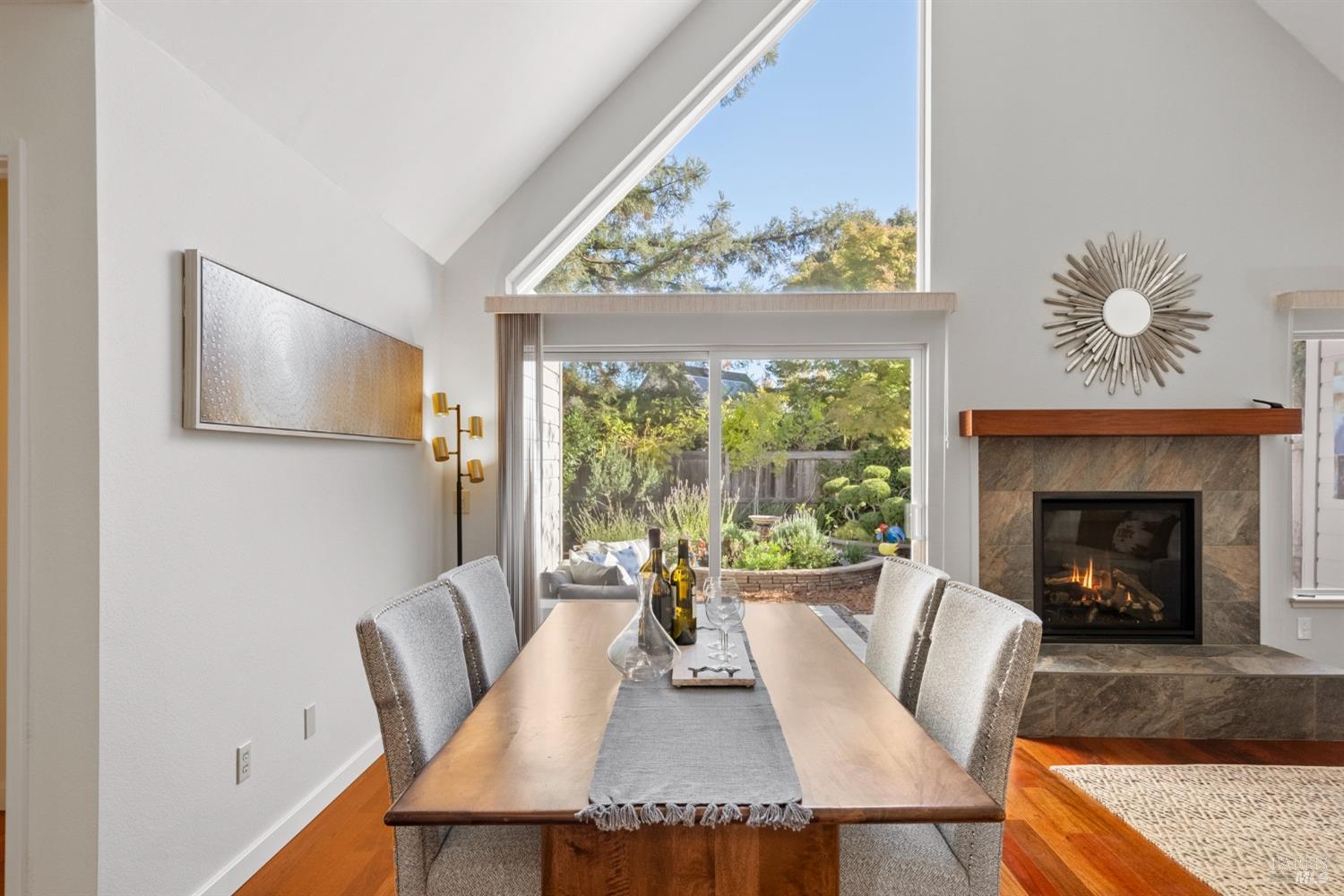 1363 Avenida Sebastiani