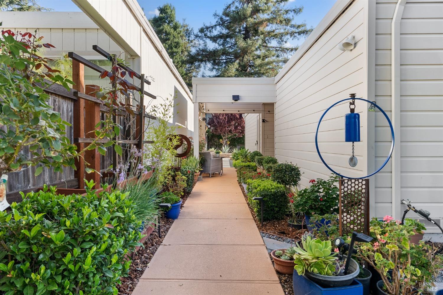 1363 Avenida Sebastiani