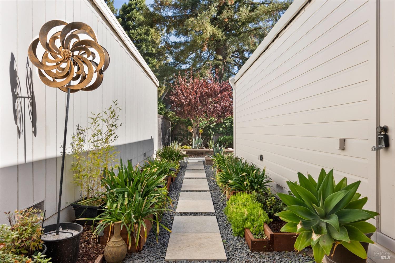 1363 Avenida Sebastiani