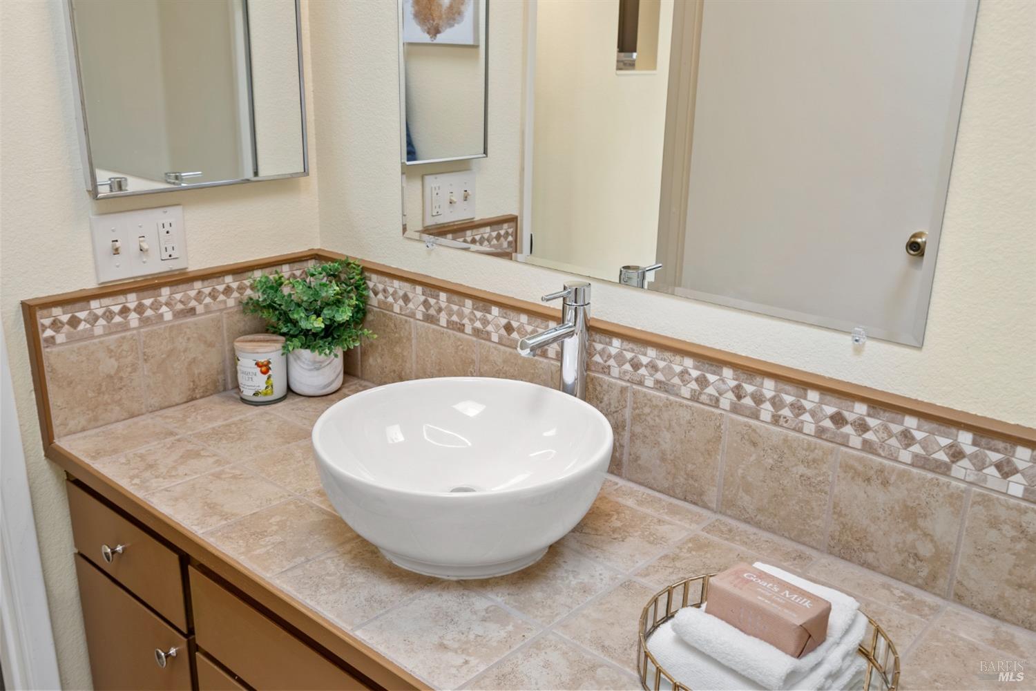 1363 Avenida Sebastiani