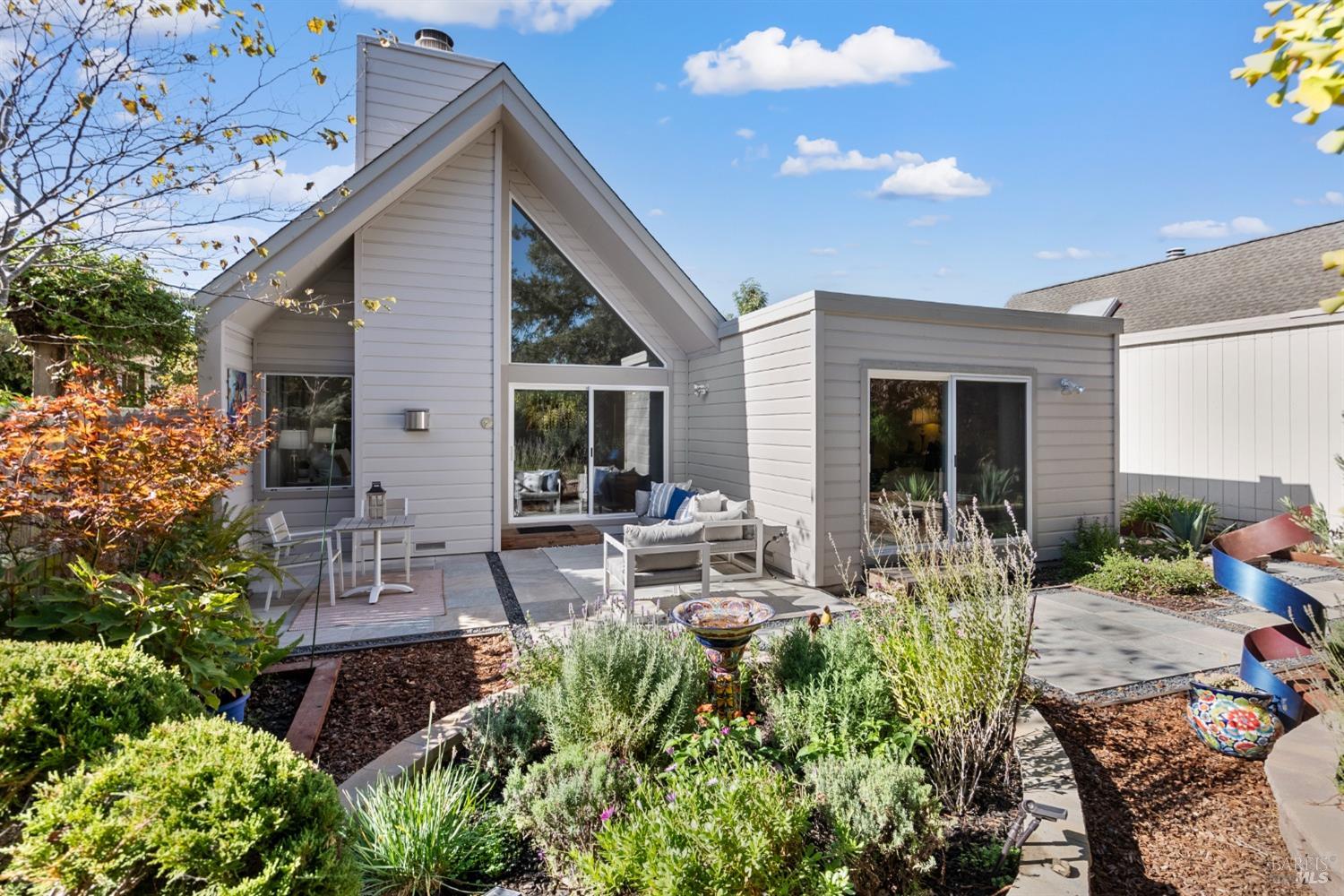 1363 Avenida Sebastiani