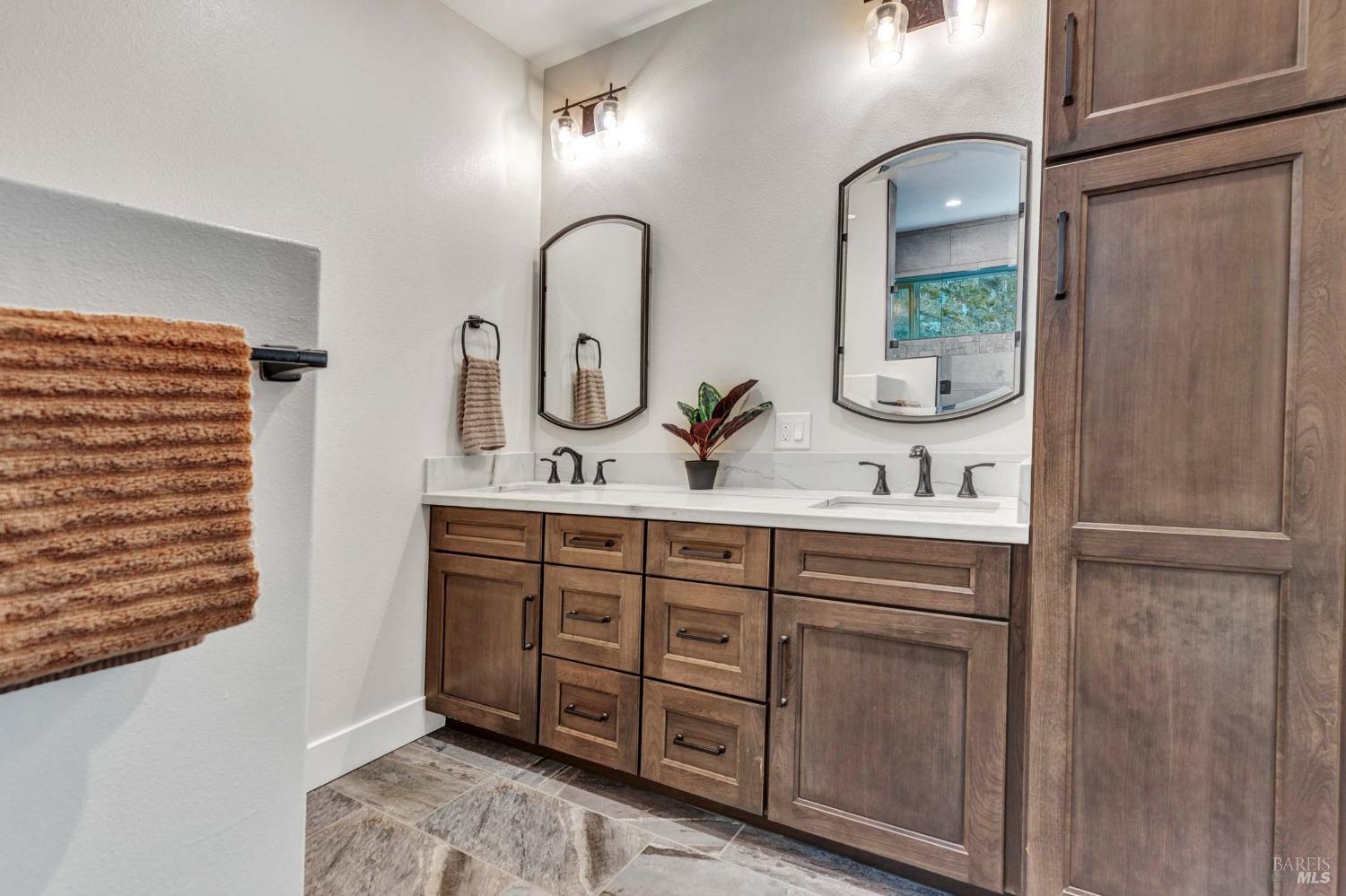 1000 Adobe Canyon Rd